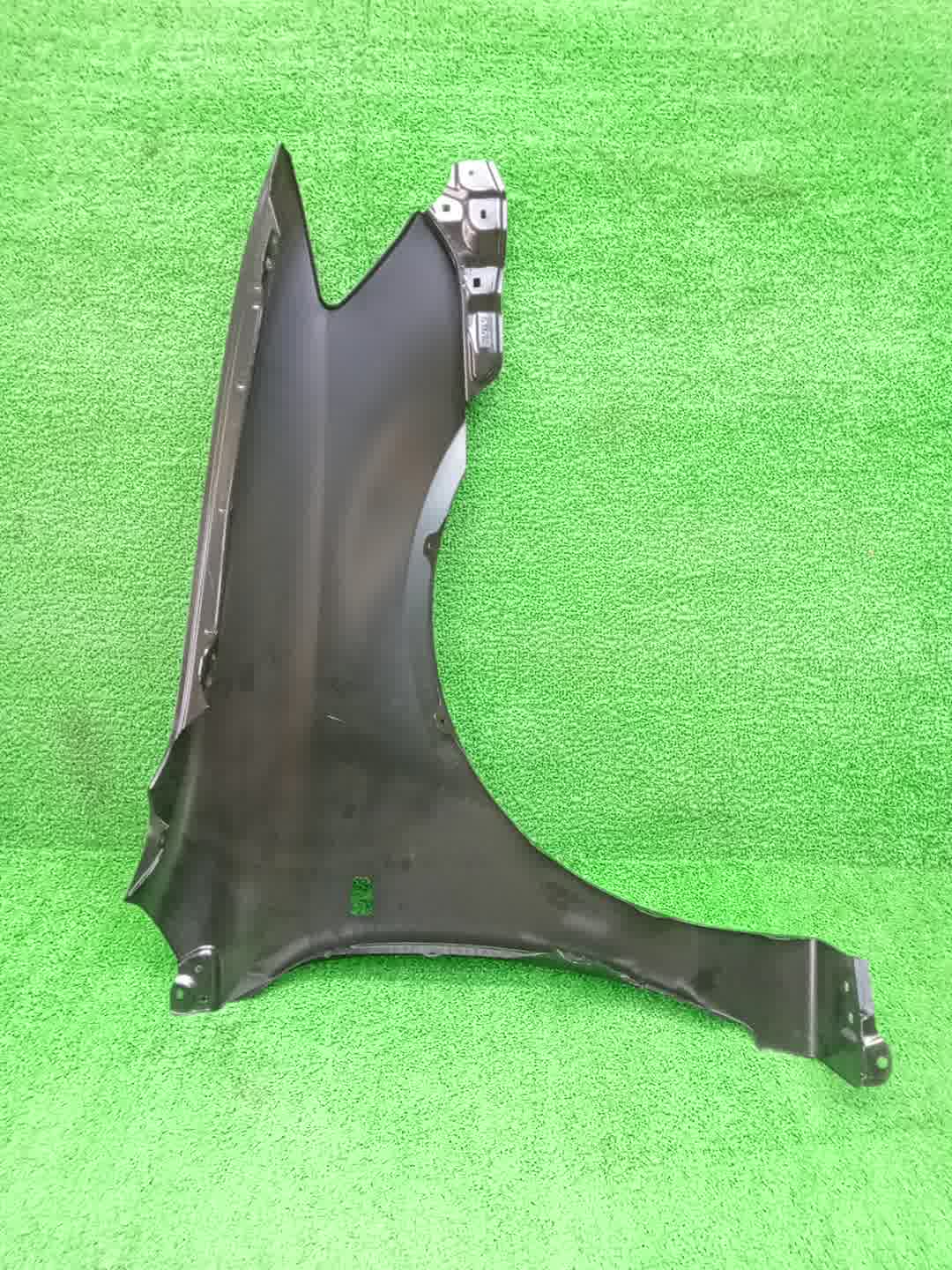 Крыло левое переднее TOYOTA COROLLA FIELDER NZE121G 53812-1H100 3 ракурс