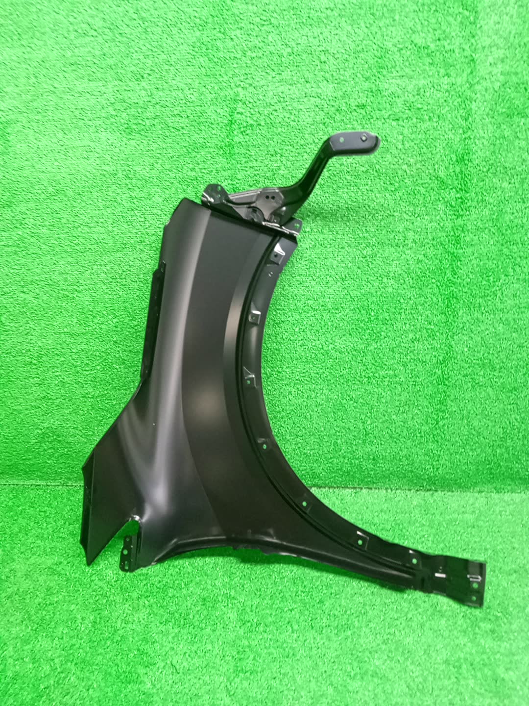 Крыло левое переднее MITSUBISHI ECLIPSE CROSS GK1W, GK9W 63101W060P 2 ракурс