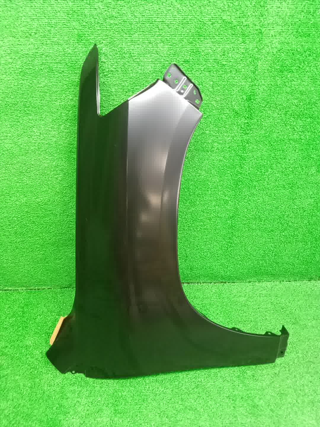 Крыло правое переднее TOYOTA LAND CRUISER URJ202 53801-60D50 1 ракурс