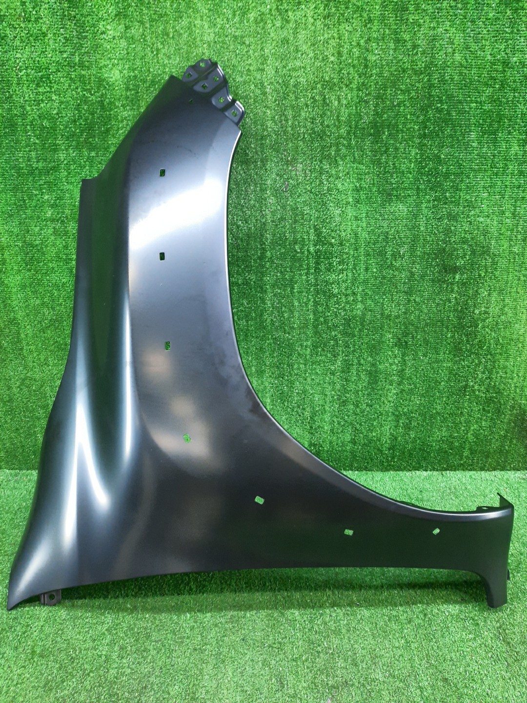 Крыло правое переднее TOYOTA HILUX GUN125 53811-YP010 1 ракурс