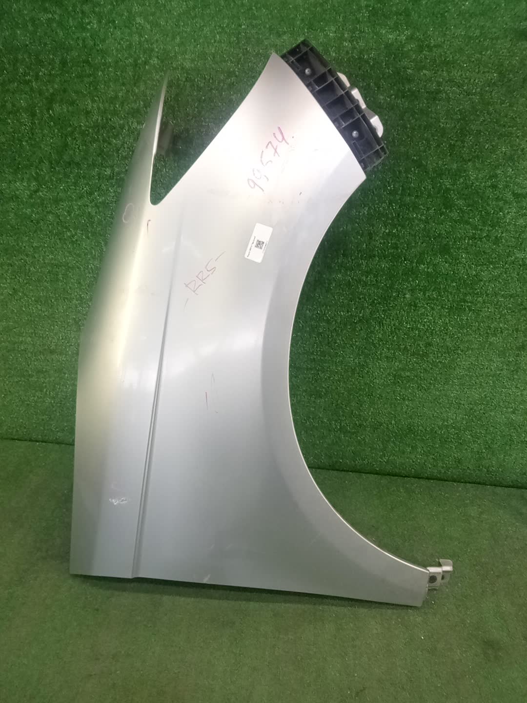Крыло правое переднее HONDA ELYSION RR5, RR6 99574 1 ракурс