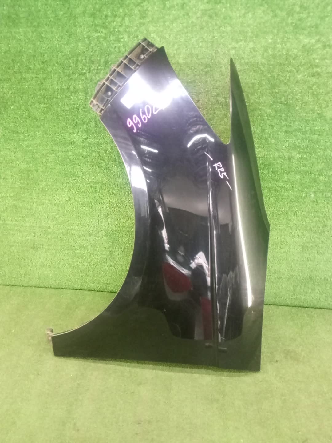 Крыло левое переднее HONDA ELYSION RR5, RR6 99602 1 ракурс