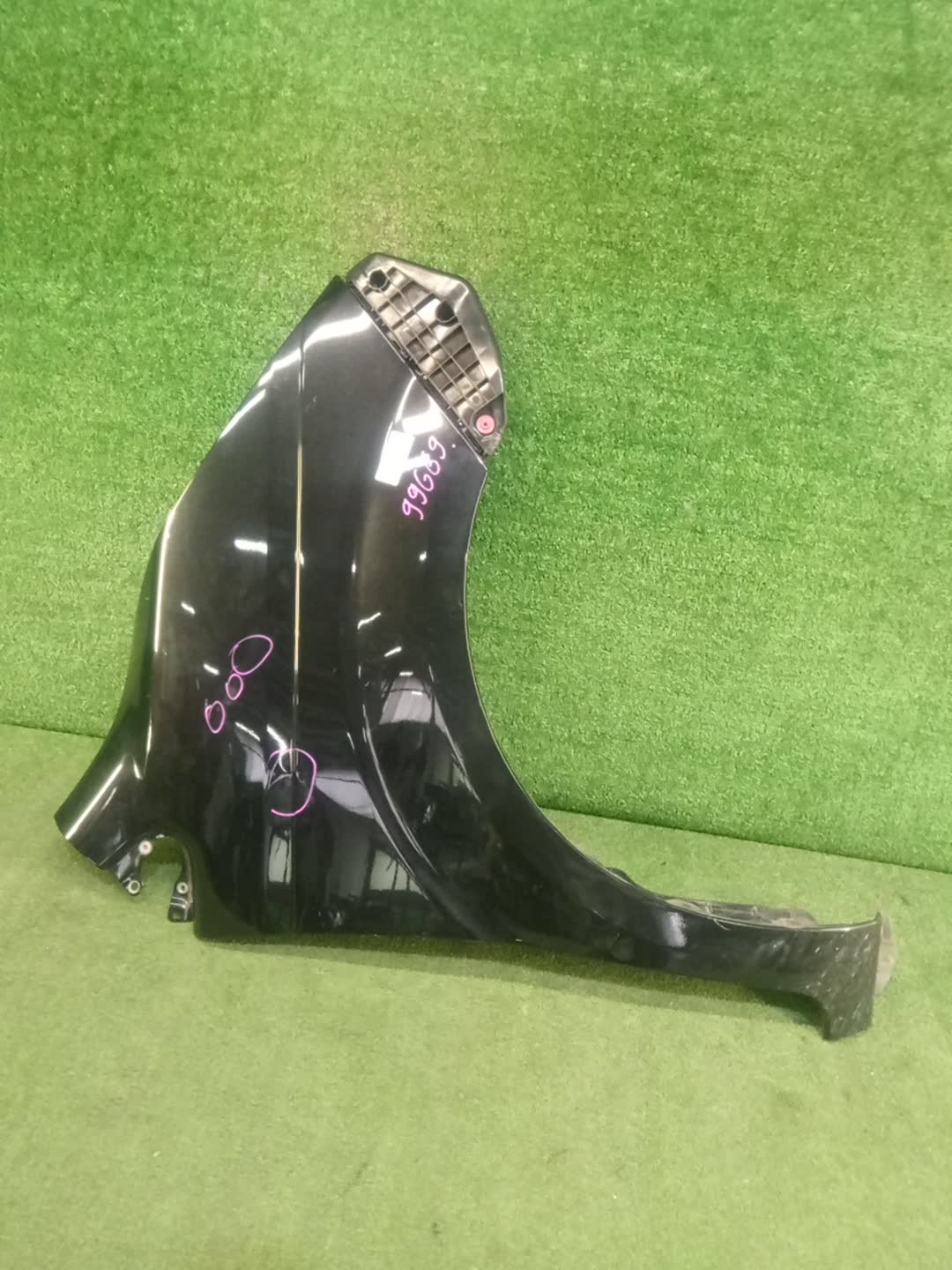 Крыло правое переднее TOYOTA SPADE NCP141, NSP140, NSP141, NCP145 99669 1 ракурс