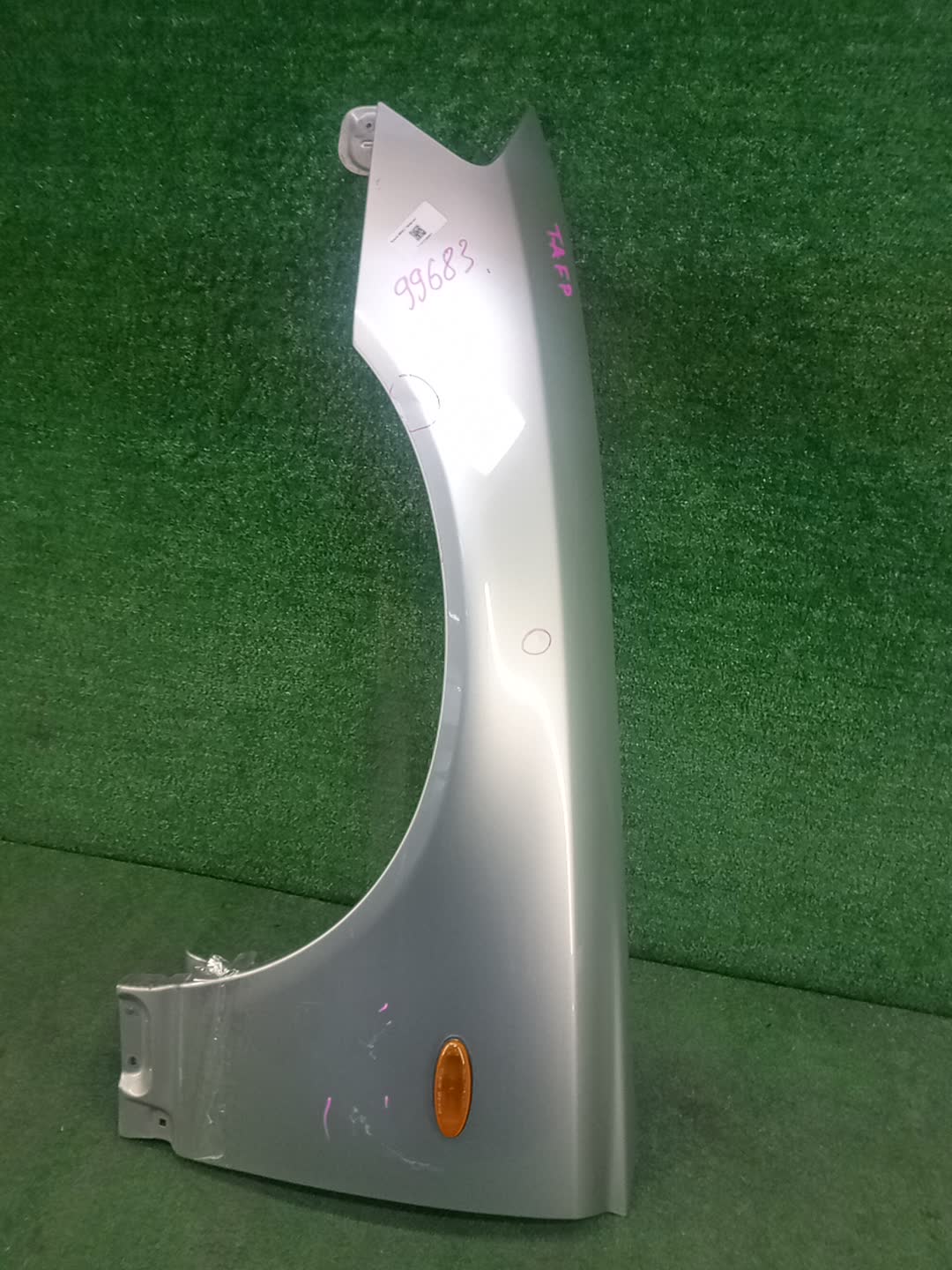 Крыло левое переднее MAZDA MILLENIA TAFP 99683 1 ракурс