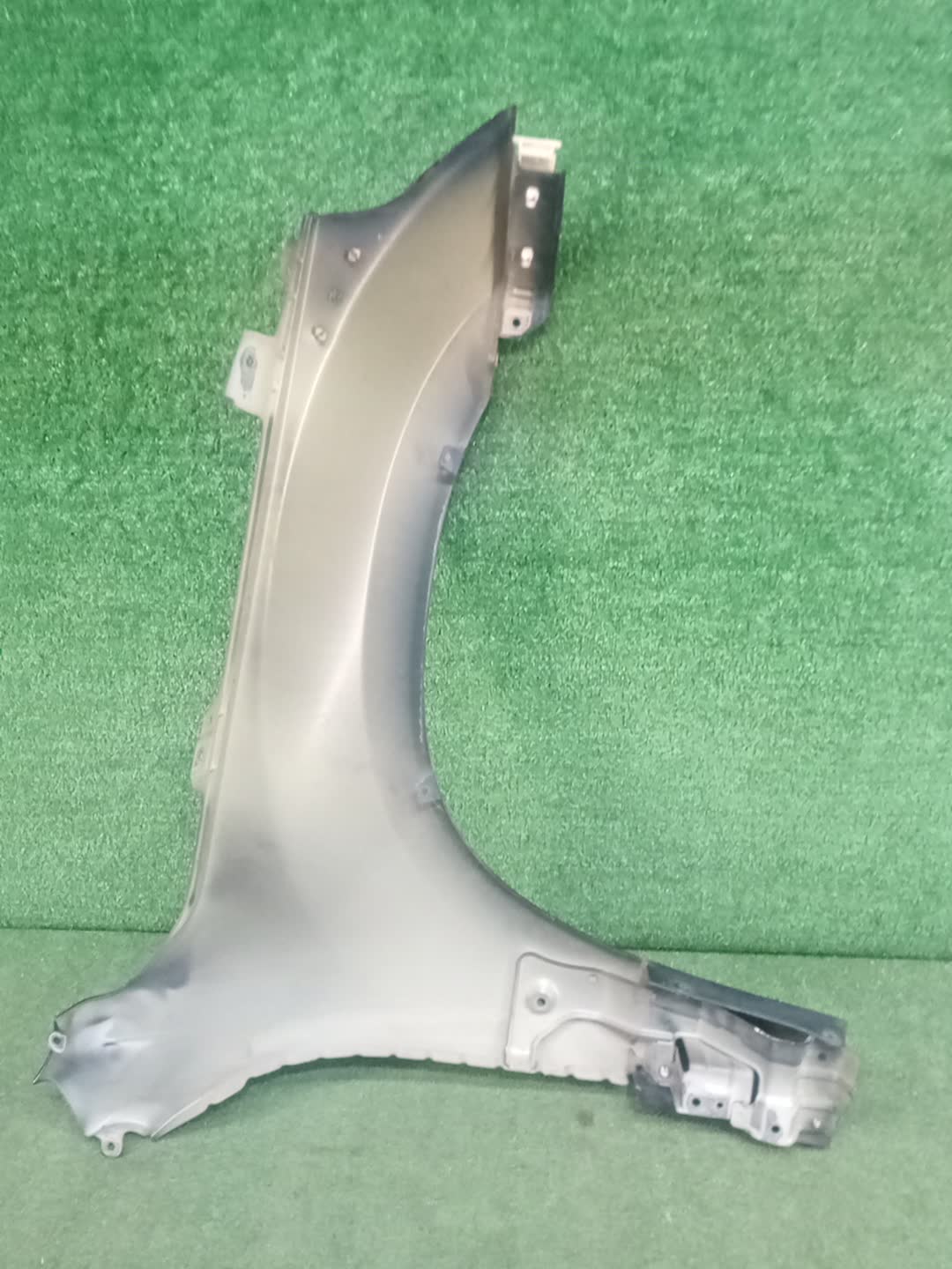 Крыло левое переднее SUZUKI ESCUDO TA74W, TD94W, TD54W 99688 3 ракурс