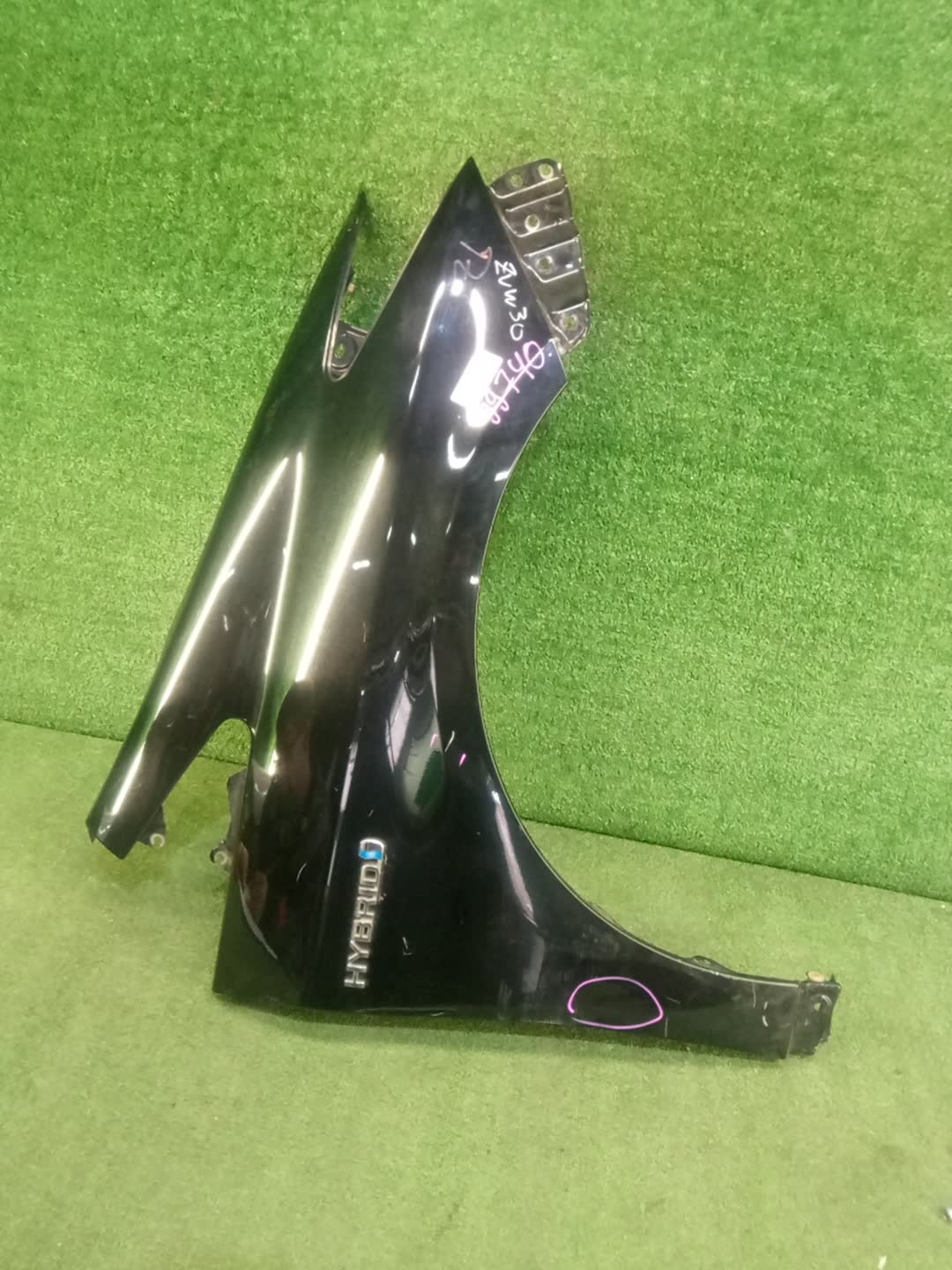 Крыло правое переднее TOYOTA PRIUS ZVW30 99740 1 ракурс