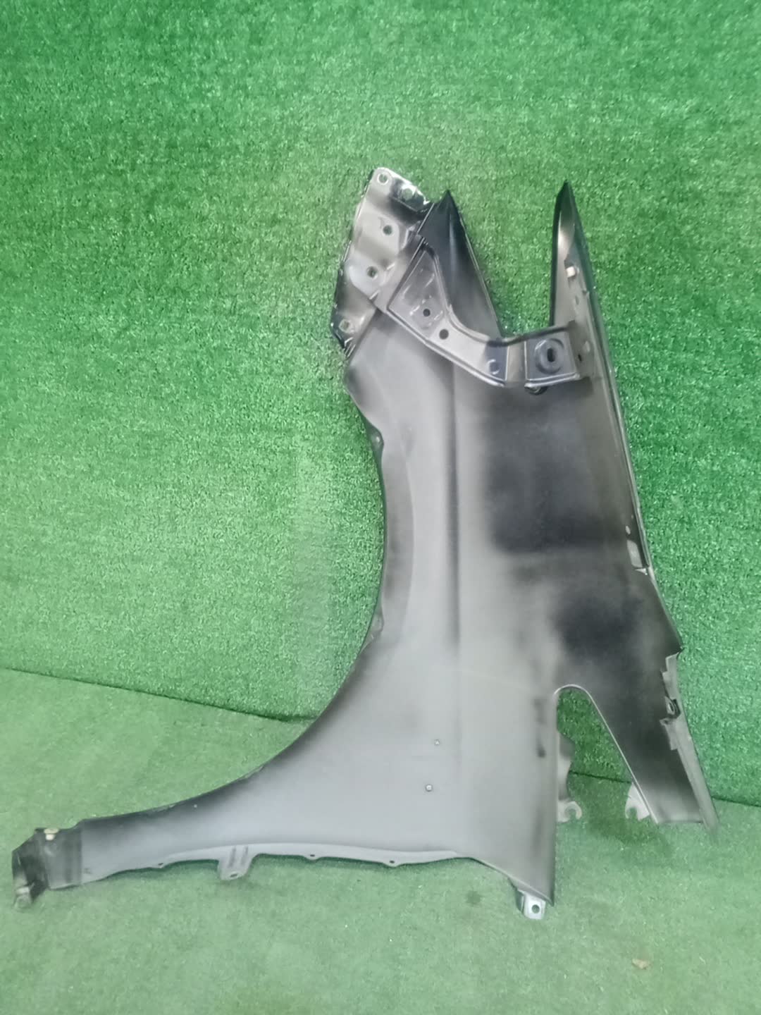 Крыло правое переднее TOYOTA PRIUS ZVW30 99740 4 ракурс