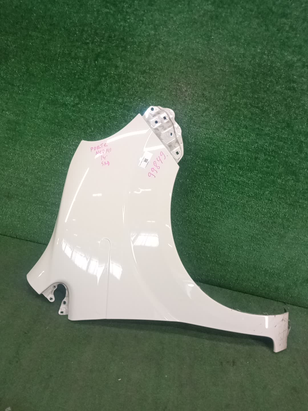 Крыло правое переднее TOYOTA PORTE NCP141, NSP140, NSP141, NCP145 99849 1 ракурс