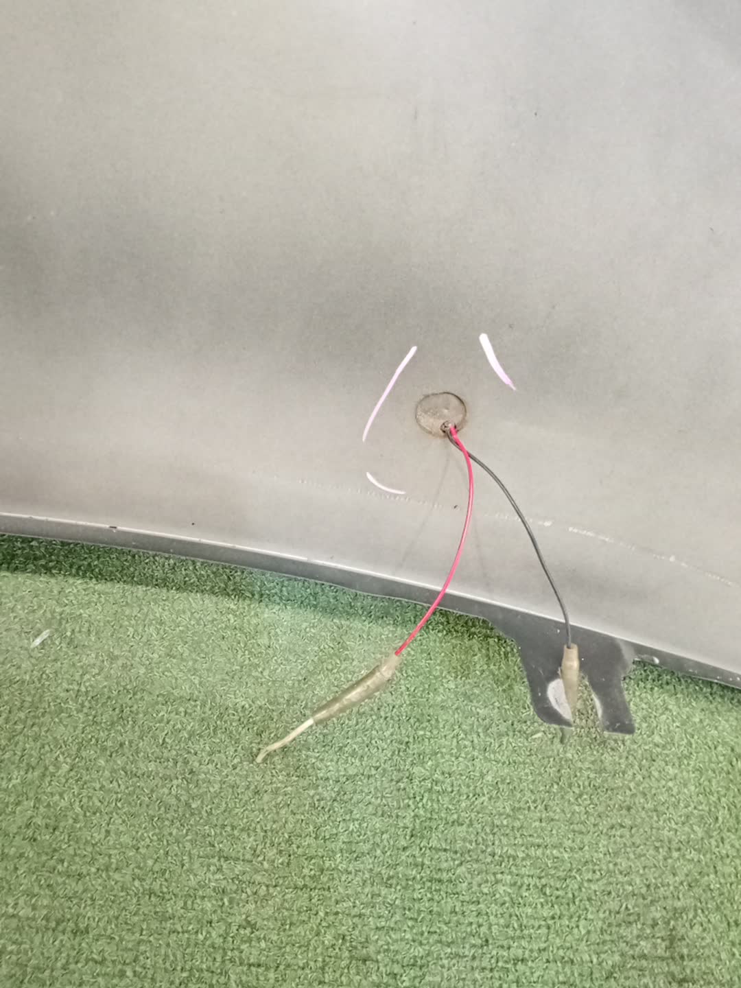 Крыло левое переднее CHRYSLER 300C LX 100570 4 ракурс