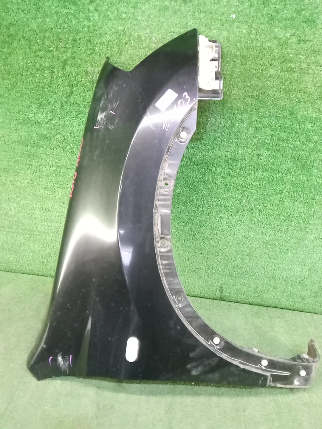 Крыло правое переднее NISSAN DUALIS J10, KNJ10, KJ10, NJ10 100603 1 ракурс