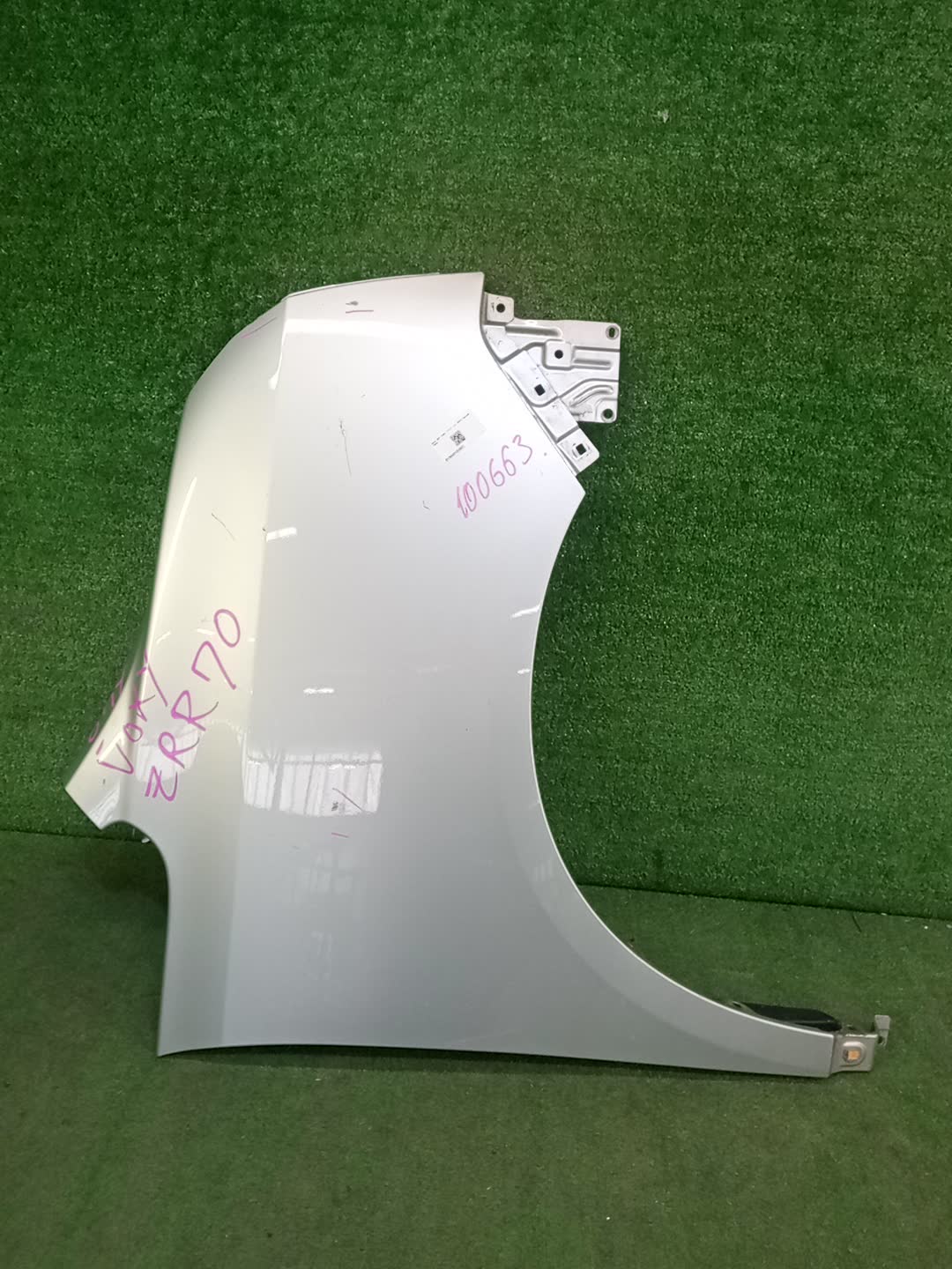 Крыло левое переднее TOYOTA VOXY ZRR75W, ZRR70W, ZRR75G, ZRR70G 100663 1 ракурс