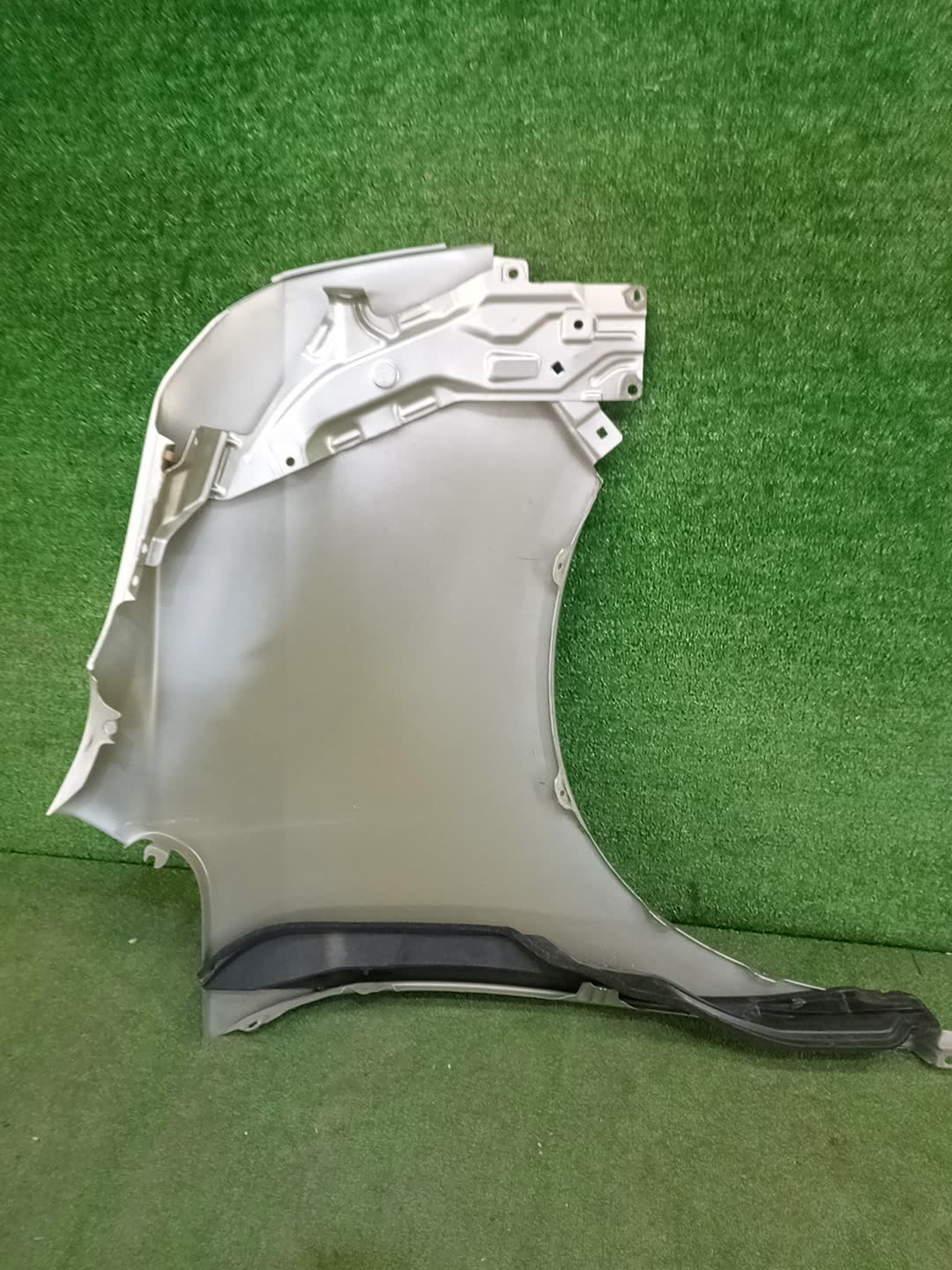 Крыло левое переднее TOYOTA VOXY ZRR75W, ZRR70W, ZRR75G, ZRR70G 100663 3 ракурс