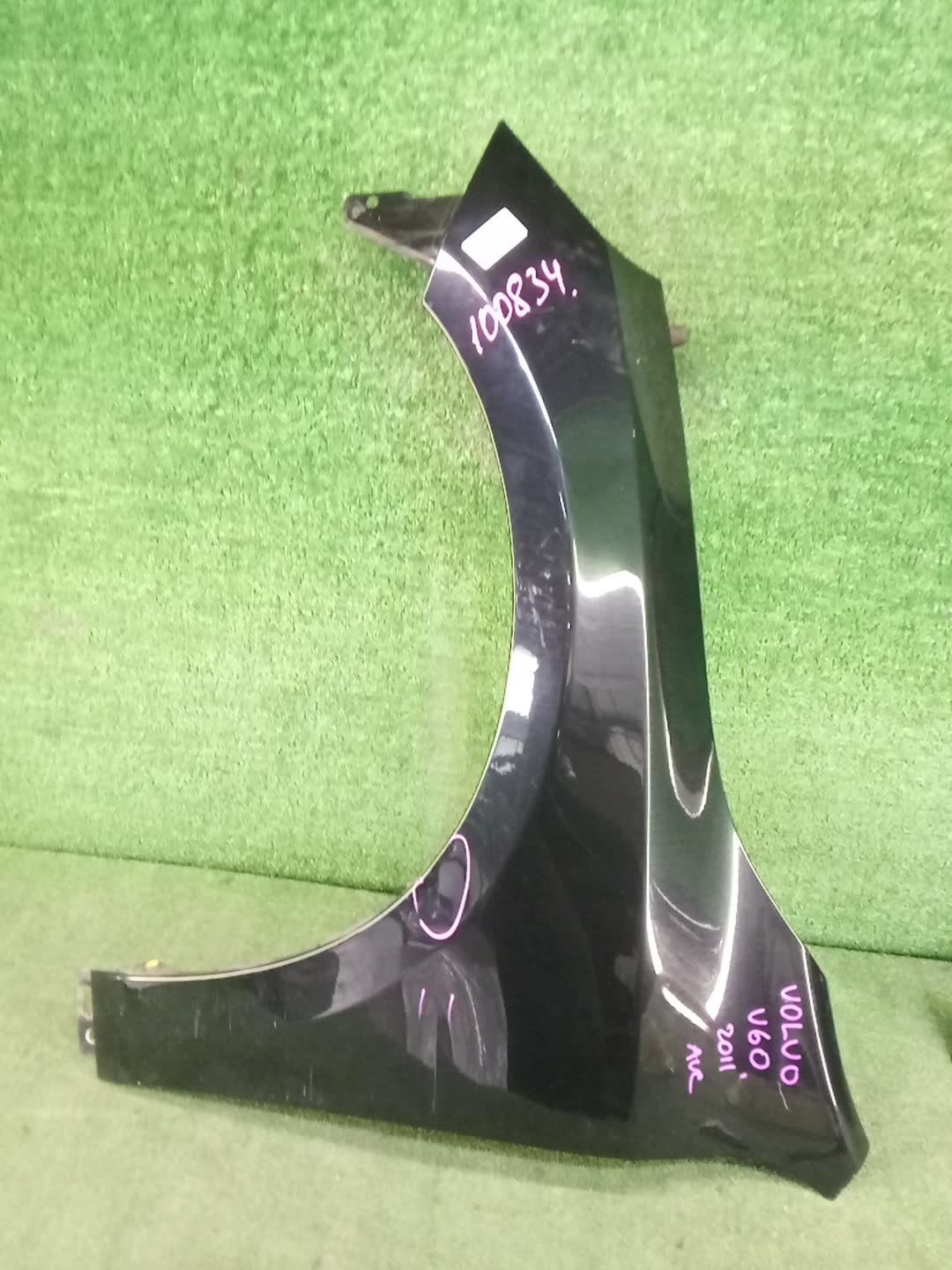 Крыло левое переднее VOLVO V60, S60 FW45, FW47, FW, FW52, FW48, FW90, FS44, FS47, FS40, FS45, FS70, FS, Y20, FS48, FS84, FS90 100834 1 ракурс Крыло левое переднее VOLVO V60, S60 FW45, FW47, FW, FW52, FW48, FW90, FS44, FS47, FS40, FS45, FS70, FS, Y20, FS48, FS84, FS90 100834 1 ракурс