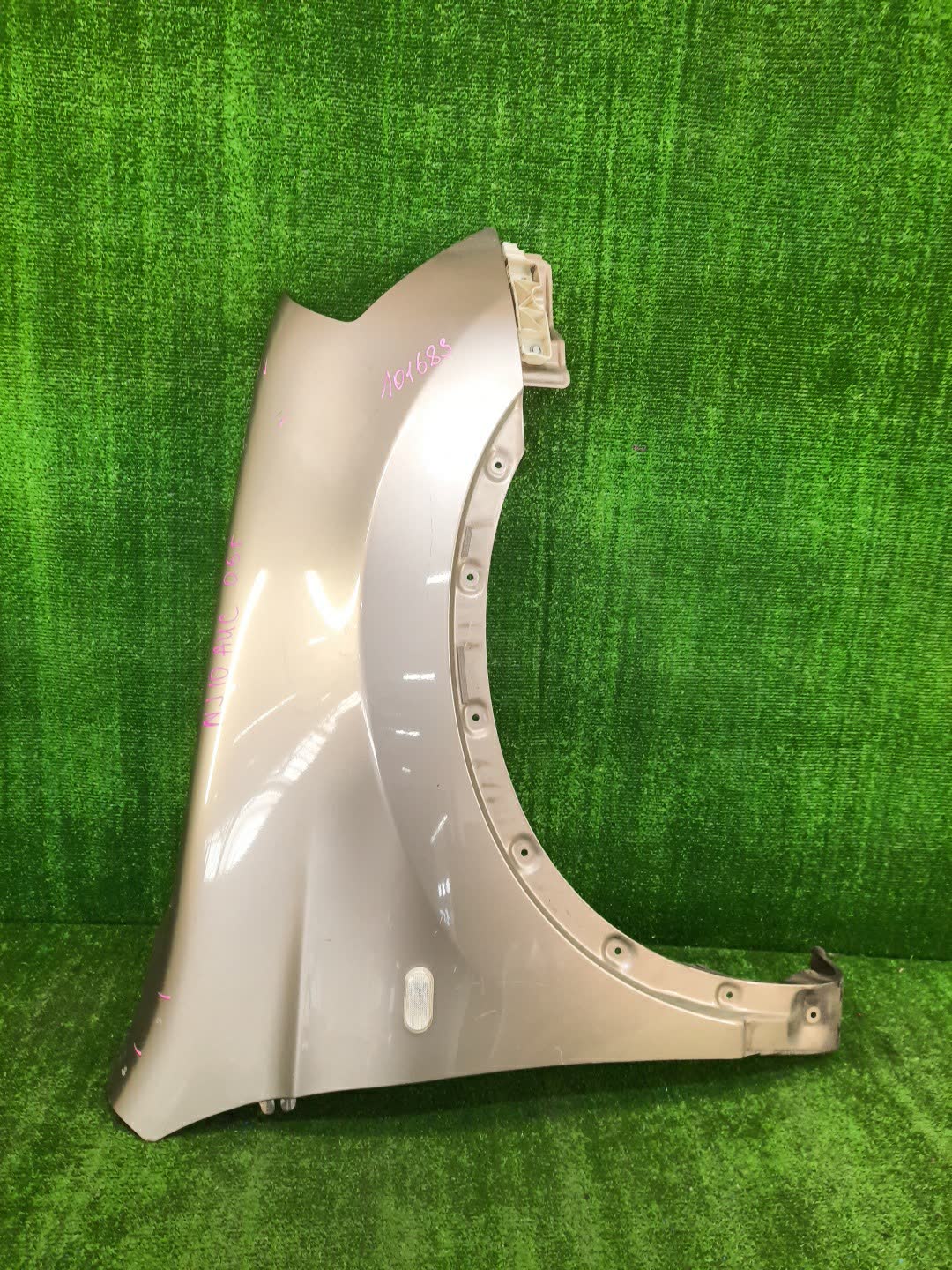 Крыло правое переднее NISSAN DUALIS J10, KNJ10, KJ10, NJ10 101683 1 ракурс
