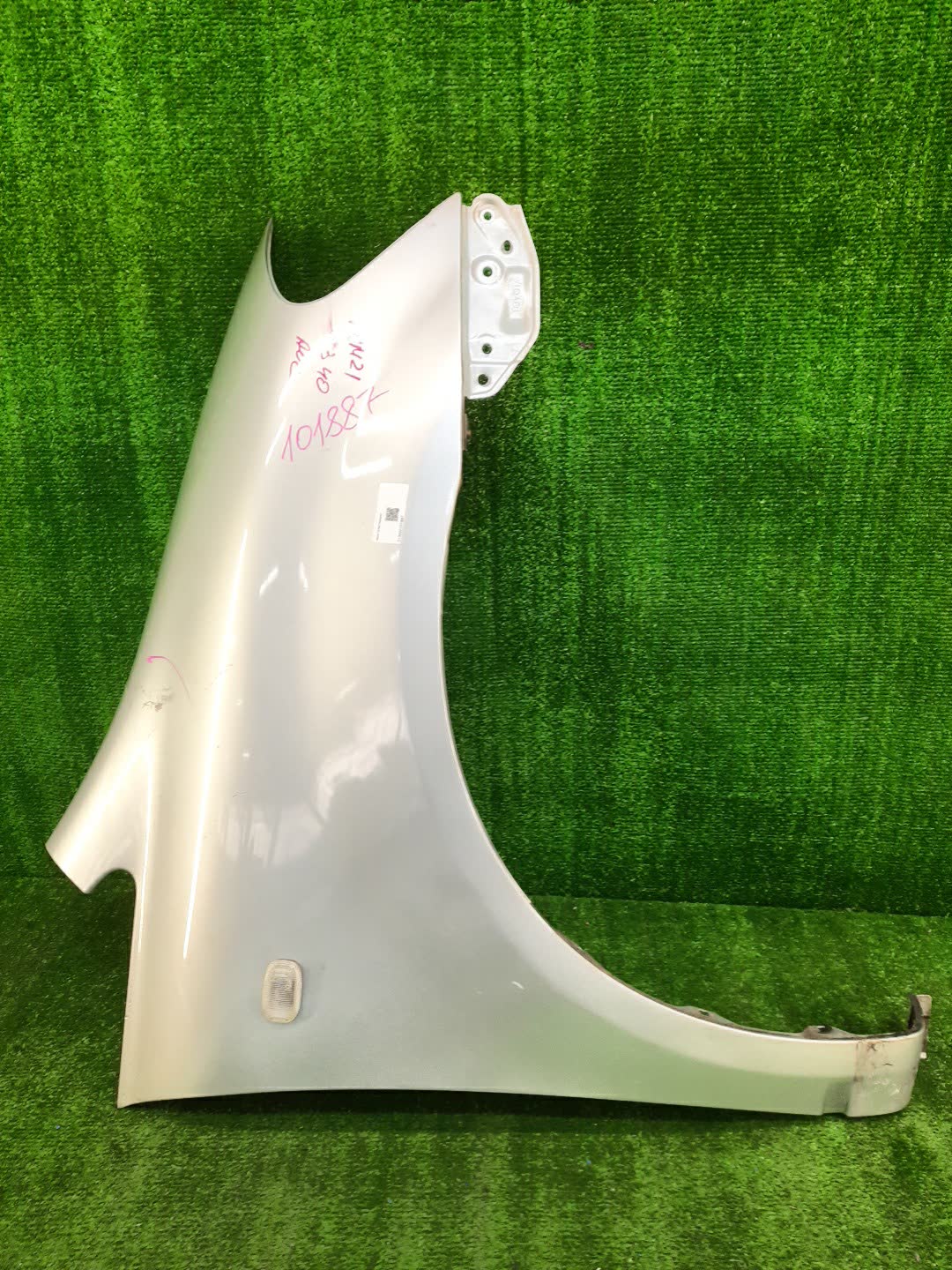 Крыло правое переднее TOYOTA IPSUM ACM21W, ACM26W 101887 1 ракурс