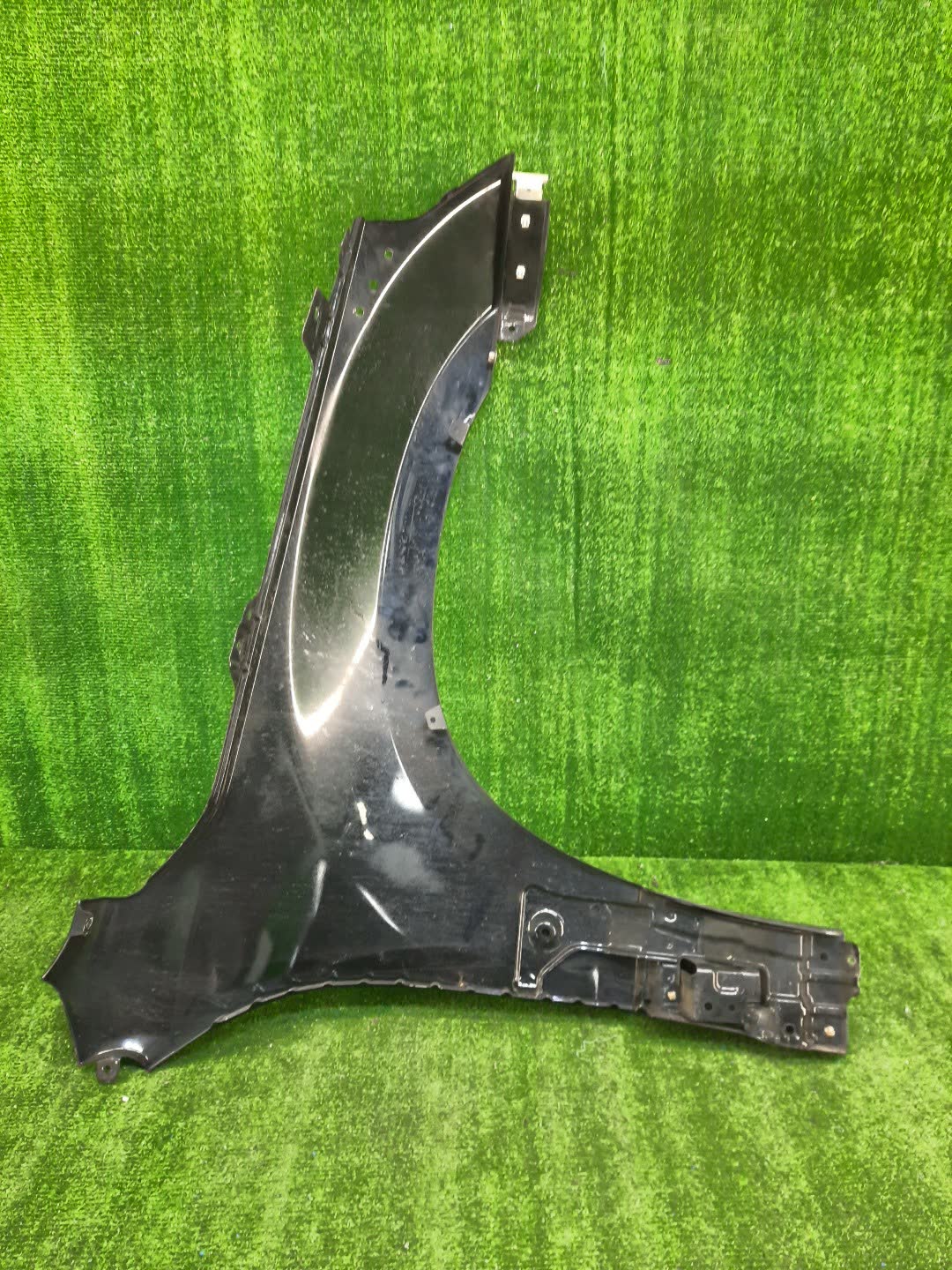 Крыло левое переднее SUZUKI ESCUDO TA74W, TD94W, TD54W 101911 4 ракурс