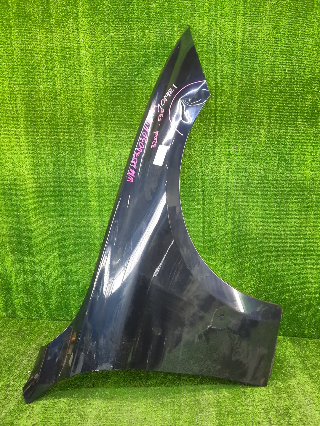 Крыло правое переднее BMW 320d, 335i, 318d, 330d, 335d, 316d, 3-Series, 328i, 320i, 316i F30, F31 101921 1 ракурс