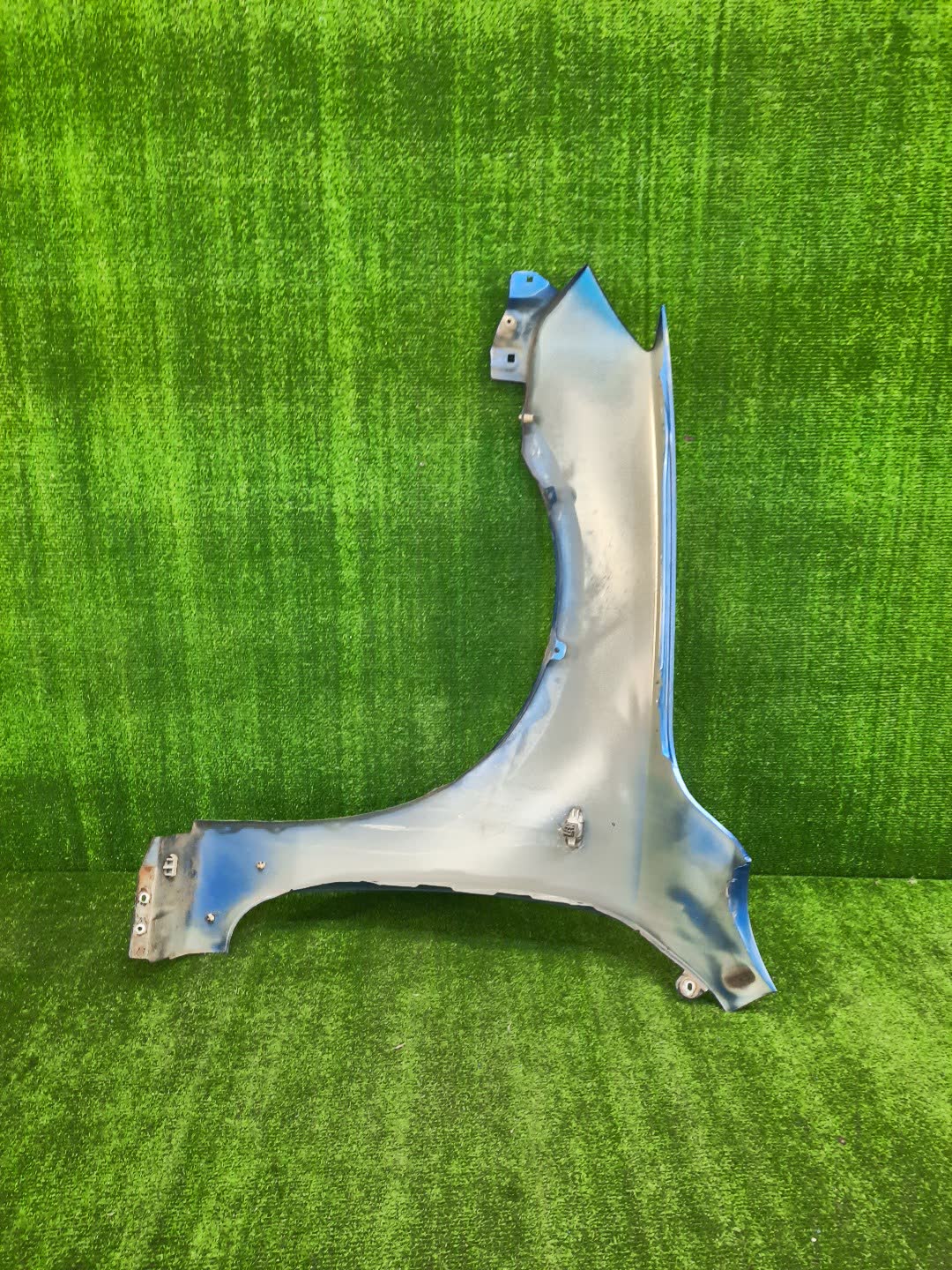 Крыло правое переднее MAZDA AXELA, MAZDA 3, 3 BK5P, BK3P, BKEP, BK WAGON 4 ракурс