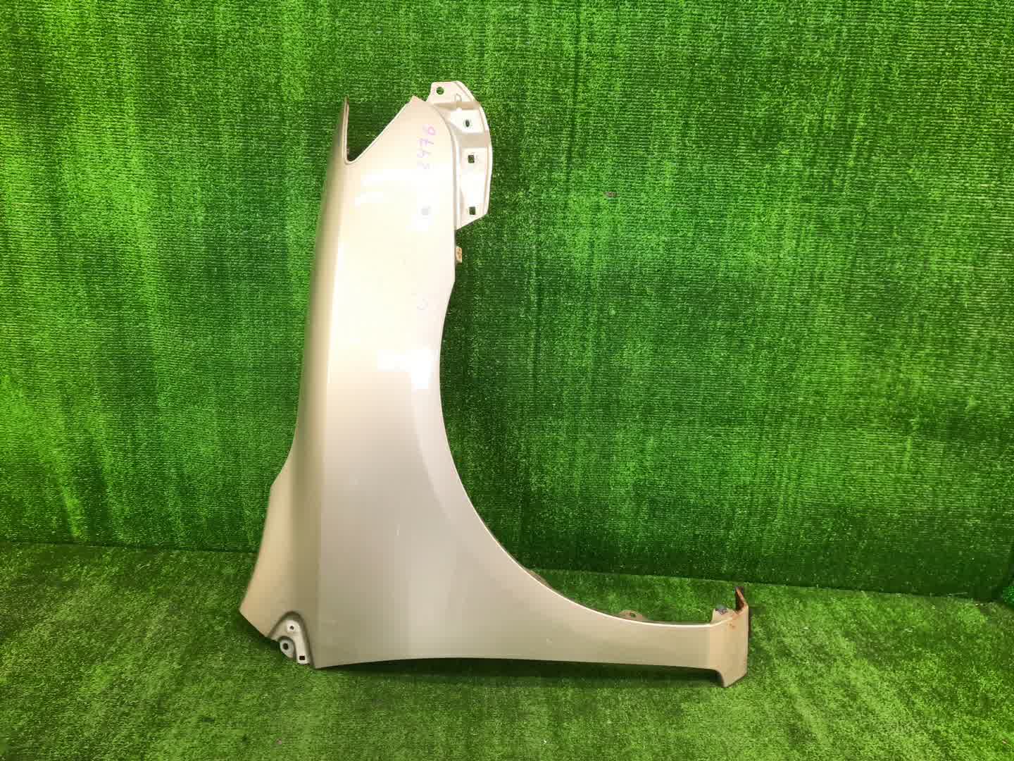 Крыло правое переднее TOYOTA COROLLA FIELDER, COROLLA  AXIO ZRE144G, ZRE142G, NZE144G, NZE141G, NZE141, NZE144, ZRE142, ZRE144 102476 1 ракурс
