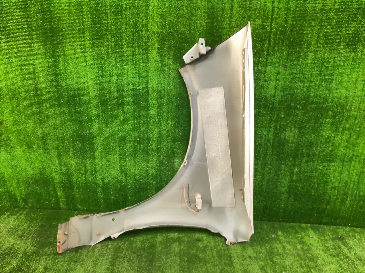 Крыло правое переднее NISSAN WINGROAD Y11, WFY11, WHNY11, WRY11, WPY11, WHY11 102584 2 ракурс