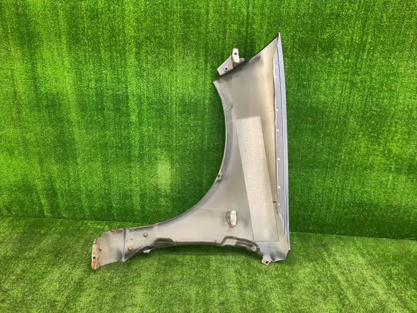 Крыло правое переднее NISSAN WINGROAD Y11, WFY11, WHNY11, WRY11, WPY11, WHY11 102589 3 ракурс