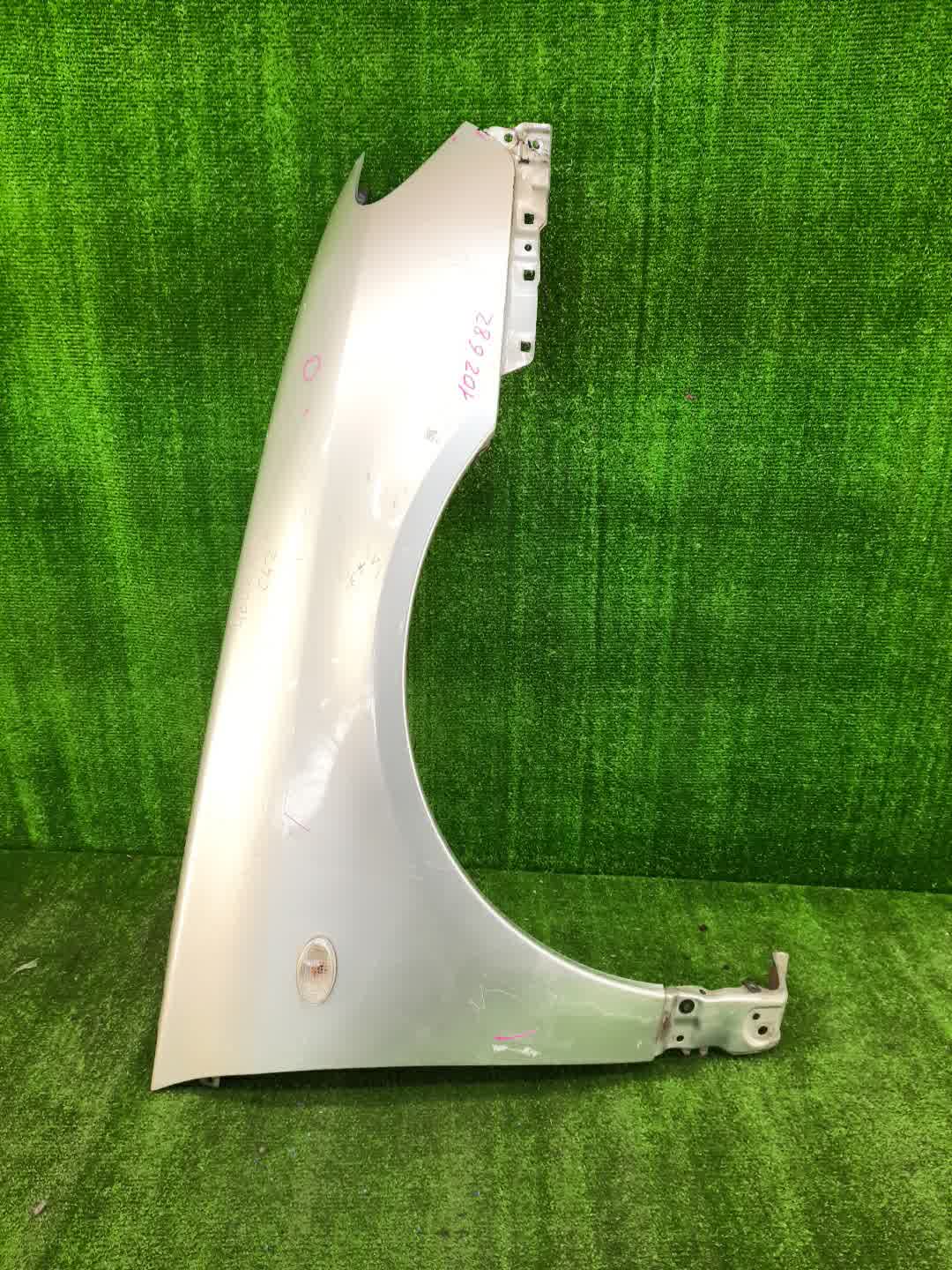 Крыло правое переднее SUBARU IMPREZA WRX, IMPREZA GDA, GGA, GDD, GG2, GG9, GGD, GG3, GGC, GD3, GD2, GD9 102682 1 ракурс