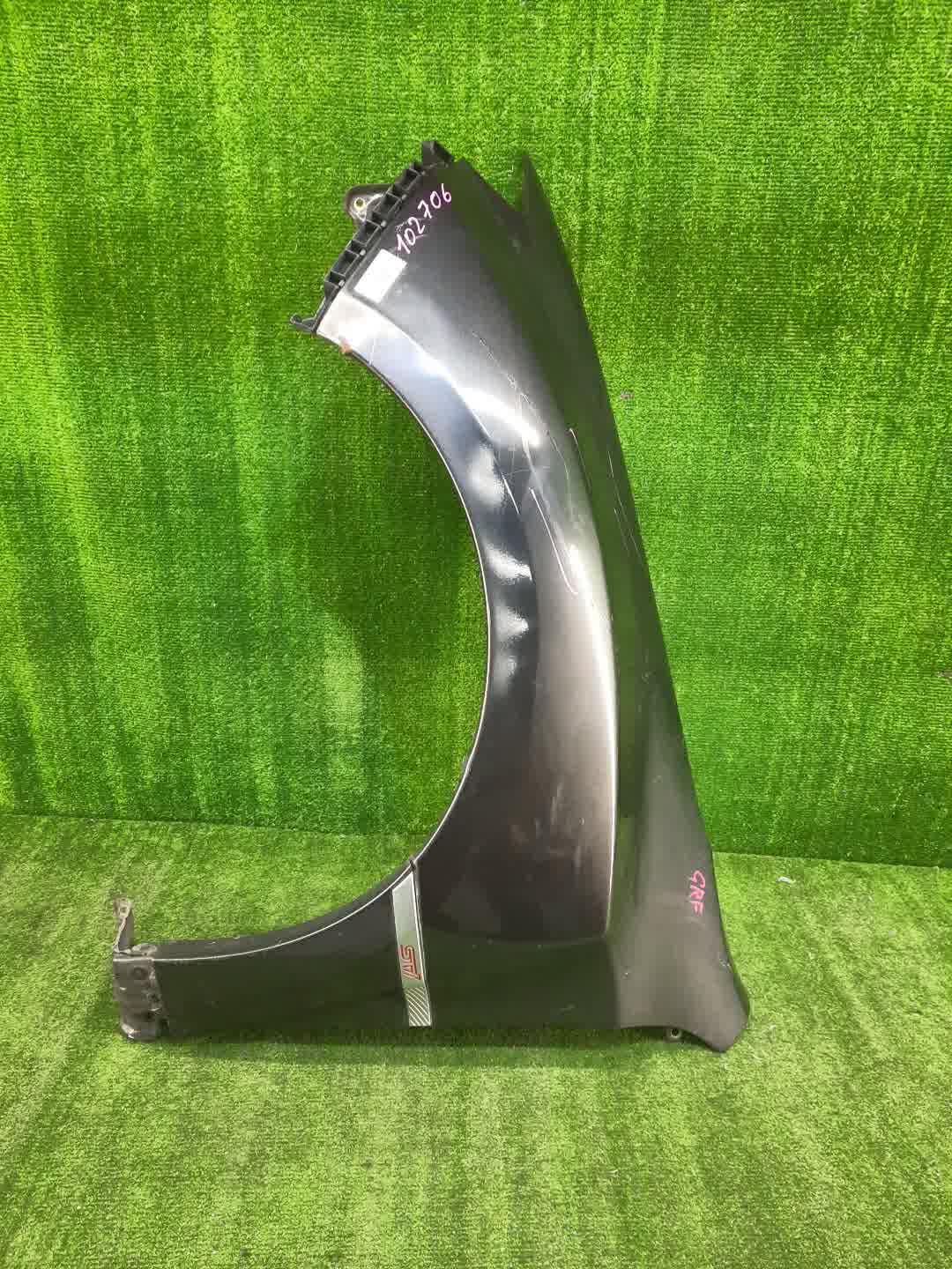Крыло левое переднее SUBARU IMPREZA WRX STI GRF 102706 1 ракурс Крыло левое переднее SUBARU IMPREZA WRX STI GRF 102706 1 ракурс