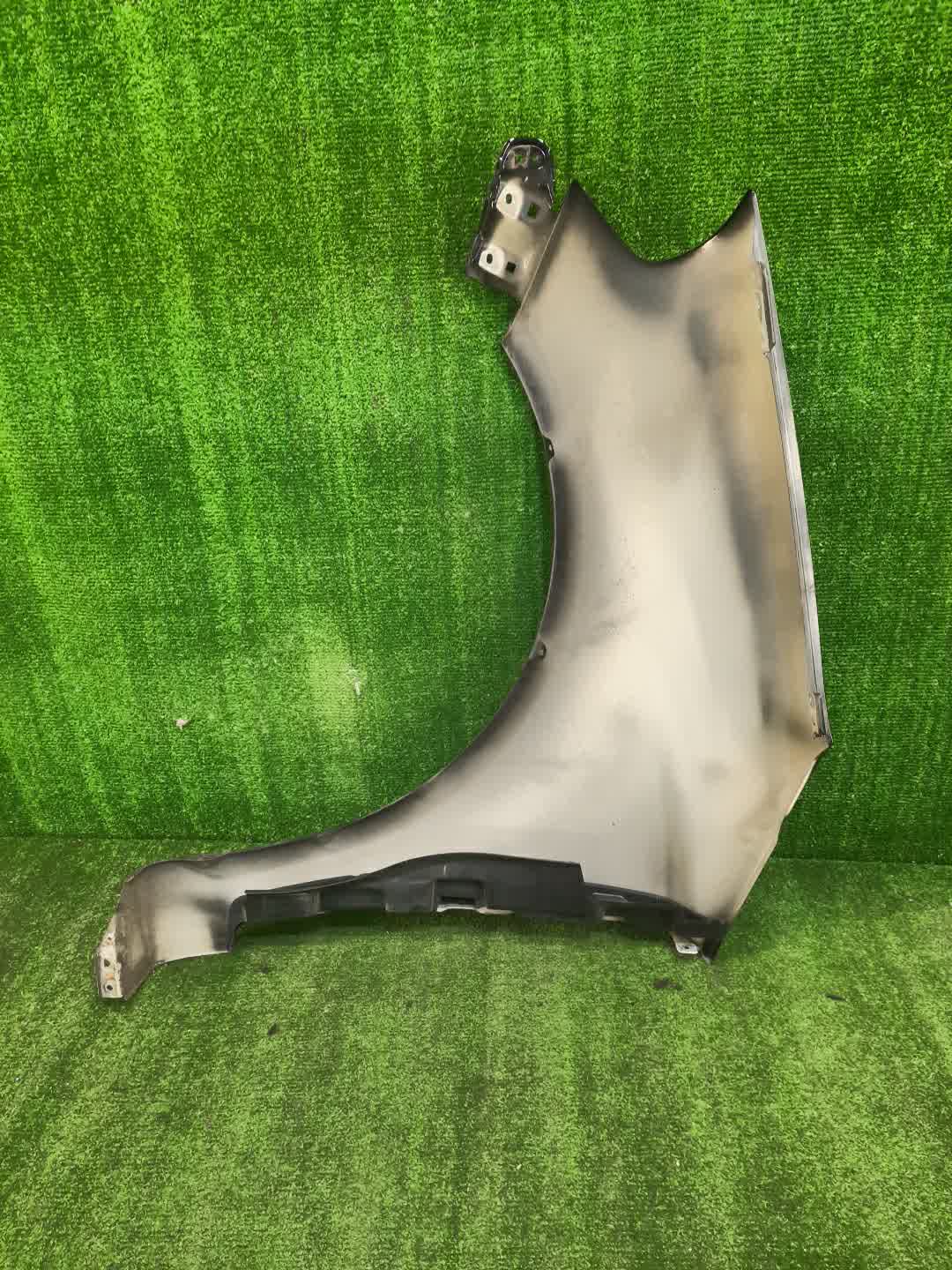 Крыло правое переднее SUZUKI SX4 YC11S 102825 3 ракурс