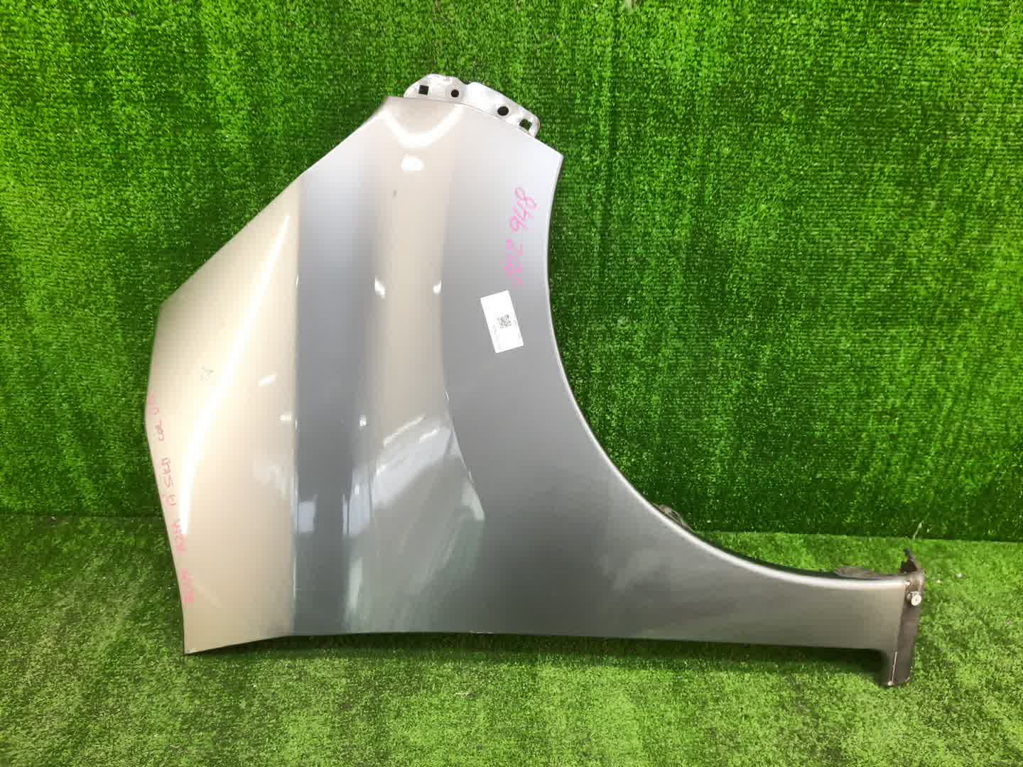 Крыло правое переднее NISSAN DAYZ ROOX B21A 102948 1 ракурс