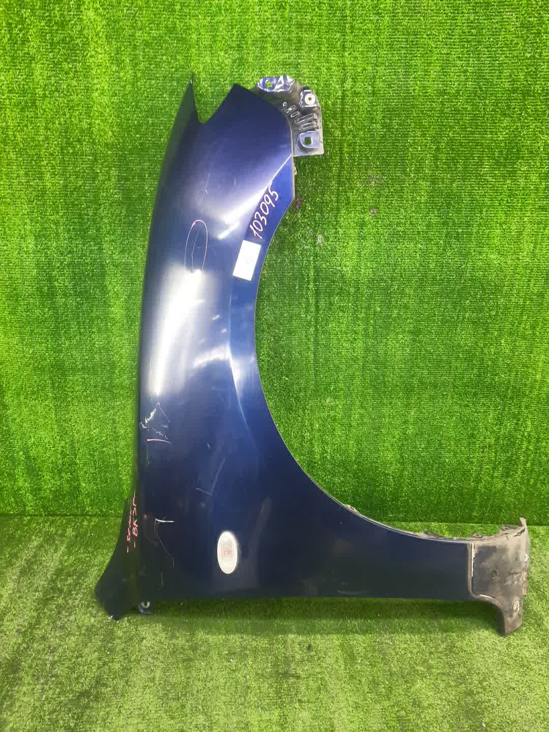 Крыло правое переднее MAZDA AXELA, MAZDA 3, 3 BK5P, BK3P, BKEP, BK SEDAN 1 ракурс