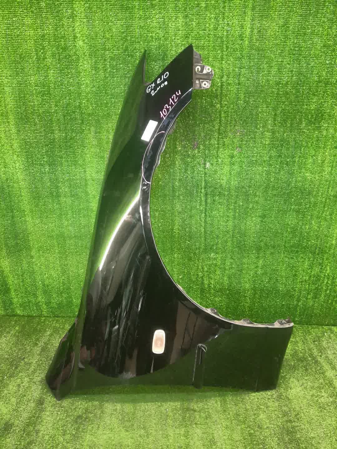 Крыло правое переднее TOYOTA ALTEZZA, IS200, IS300 GXE10, SXE10, JCE10, JCE15 103124 1 ракурс