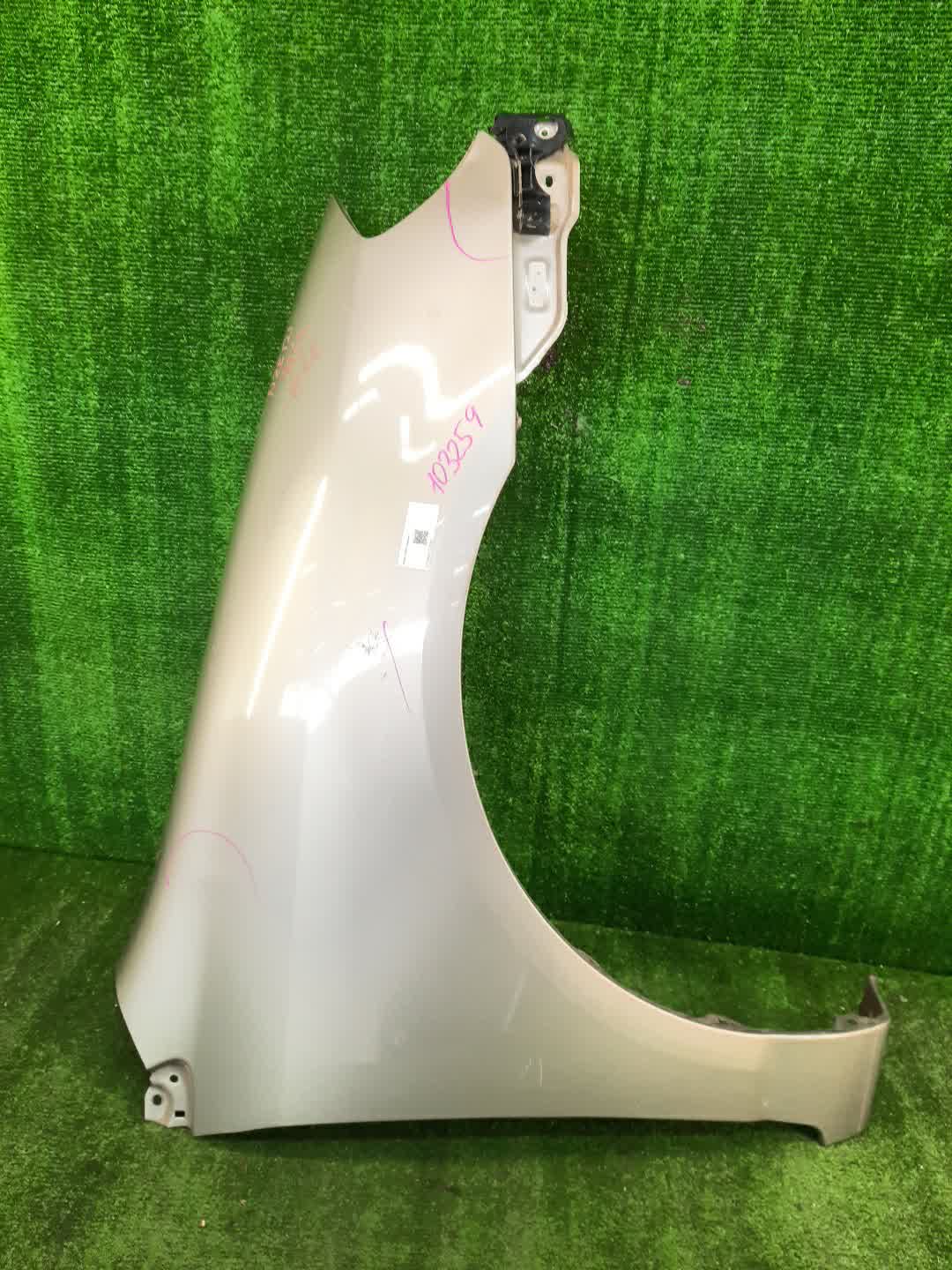 Крыло правое переднее TOYOTA COROLLA, COROLLA FIELDER ZZE124, NZE121, NZE120, ZZE122, NZE124, CE121, NZE121G, ZZE123G, ZZE124G, ZZE122G, NZE124G , 1ZZ-FE 103259 1 ракурс
