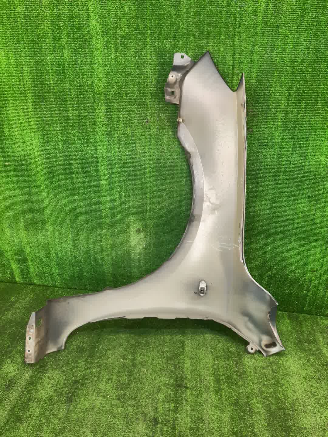Крыло правое переднее MAZDA AXELA, MAZDA 3, 3 BK5P, BK3P, BKEP, BK WAGON 4 ракурс