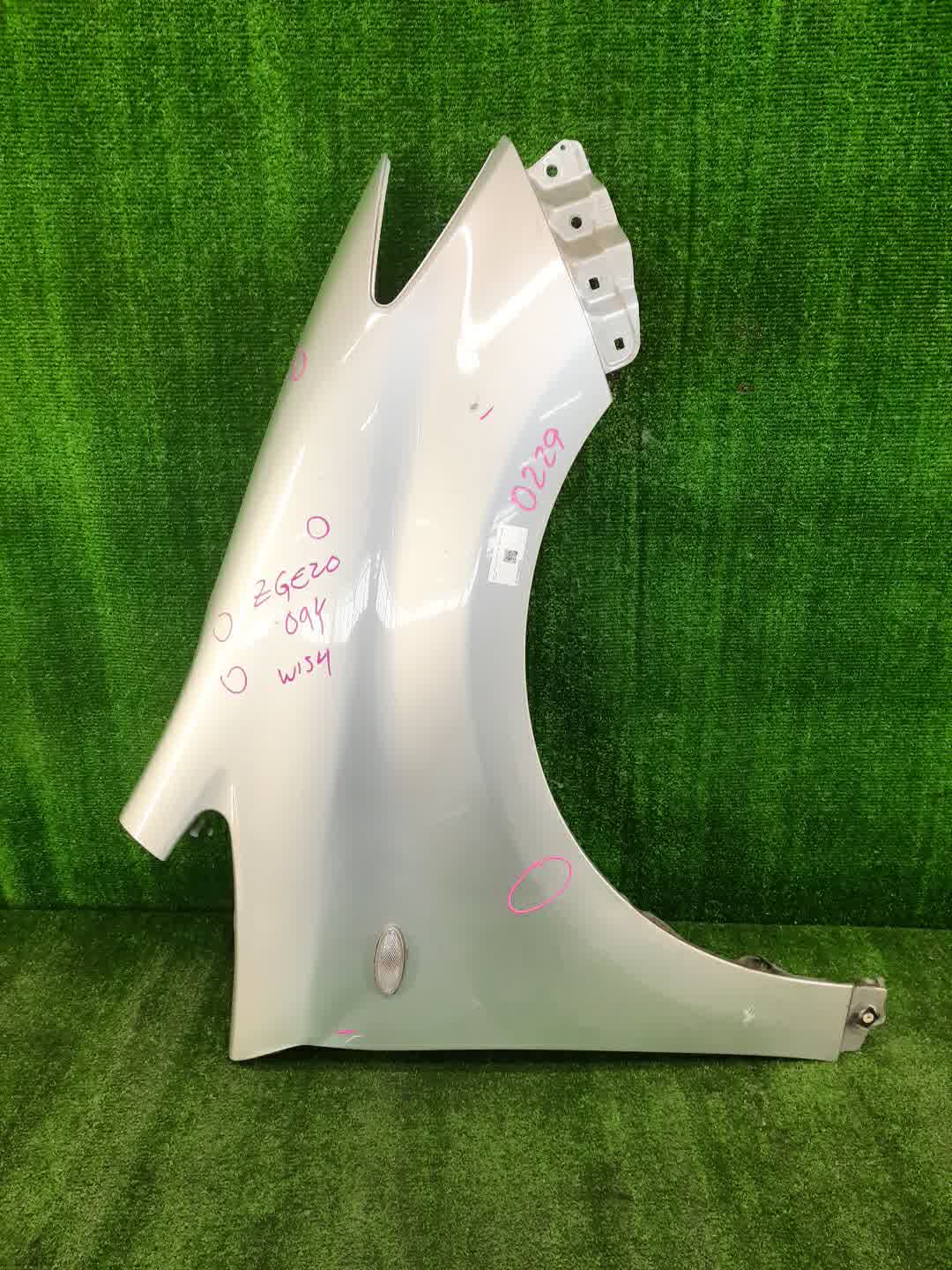 Крыло правое переднее TOYOTA WISH ZGE20W, ZGE20G, ZGE25W, ZGE21G, ZGE22W, ZGE25G S 1 ракурс