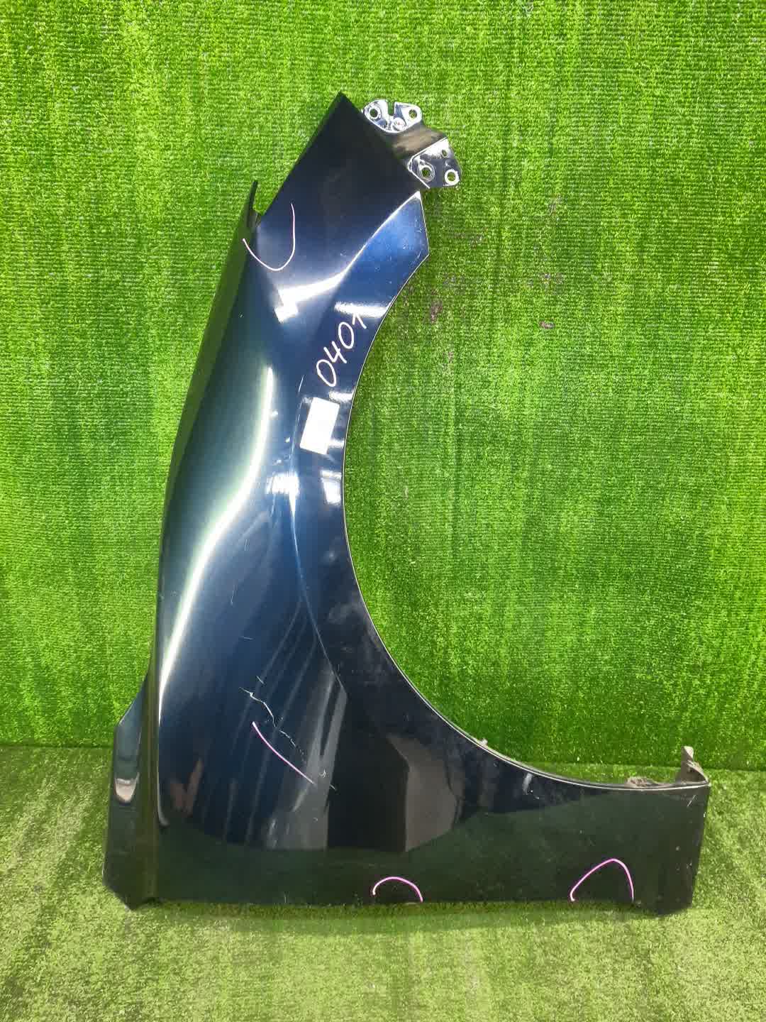 Крыло правое переднее MAZDA AXELA, MAZDA 3, 3 BMLFS, BM6FJ, BM2AS, BM2FP, BM2AP, BM5FP, BM5FS, BM5AS, BM5AP, BM2FS, BYEFP, BMEFS, BM 0401 1 ракурс