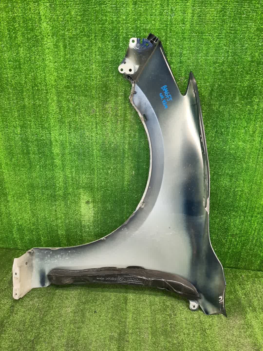 Крыло правое переднее MAZDA AXELA, MAZDA 3, 3 BMLFS, BM6FJ, BM2AS, BM2FP, BM2AP, BM5FP, BM5FS, BM5AS, BM5AP, BM2FS, BYEFP, BMEFS, BM 0415 5 ракурс