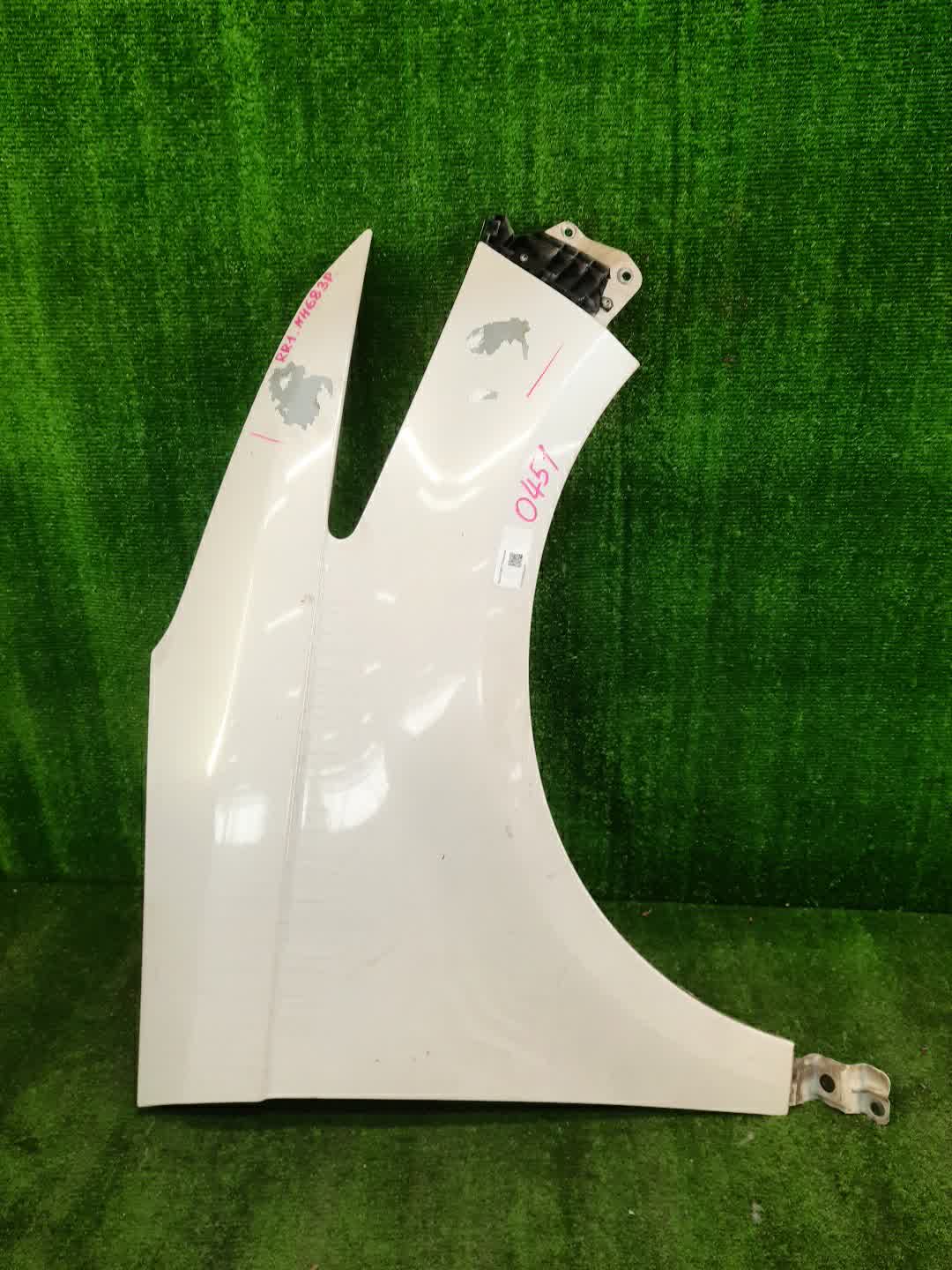 Крыло правое переднее HONDA ELYSION RR1, RR2, RR3 0451 1 ракурс