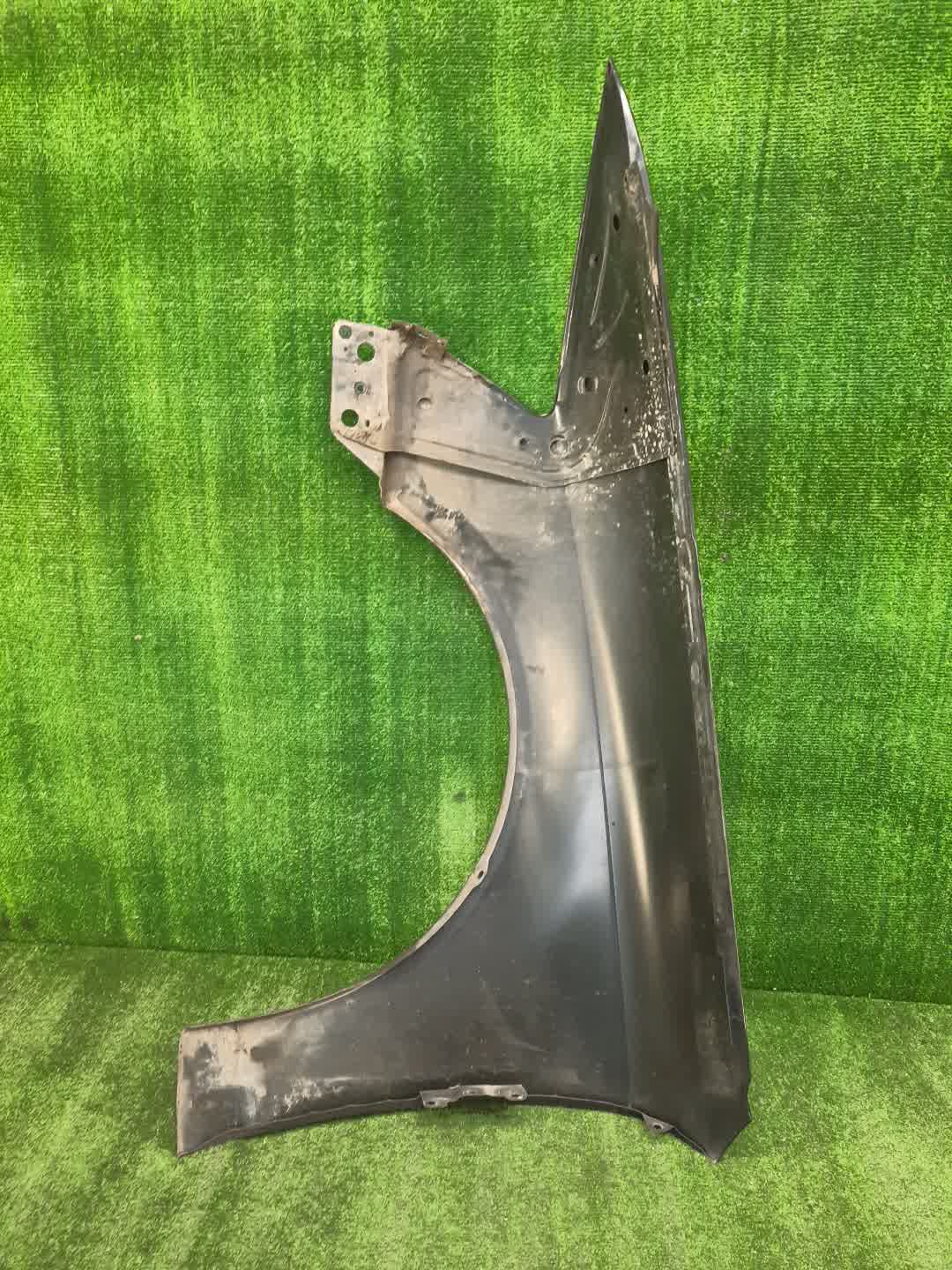 Крыло правое переднее AUDI A6 C6, 4F5, 4F2 4F0821104C 5 ракурс