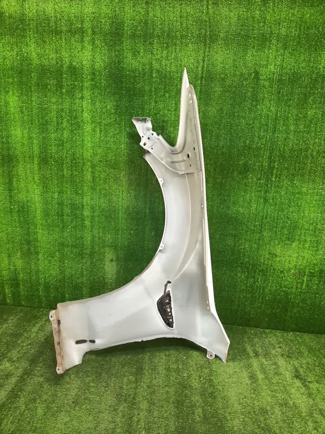 Крыло правое переднее MAZDA RX-8 SE3P 0481 3 ракурс