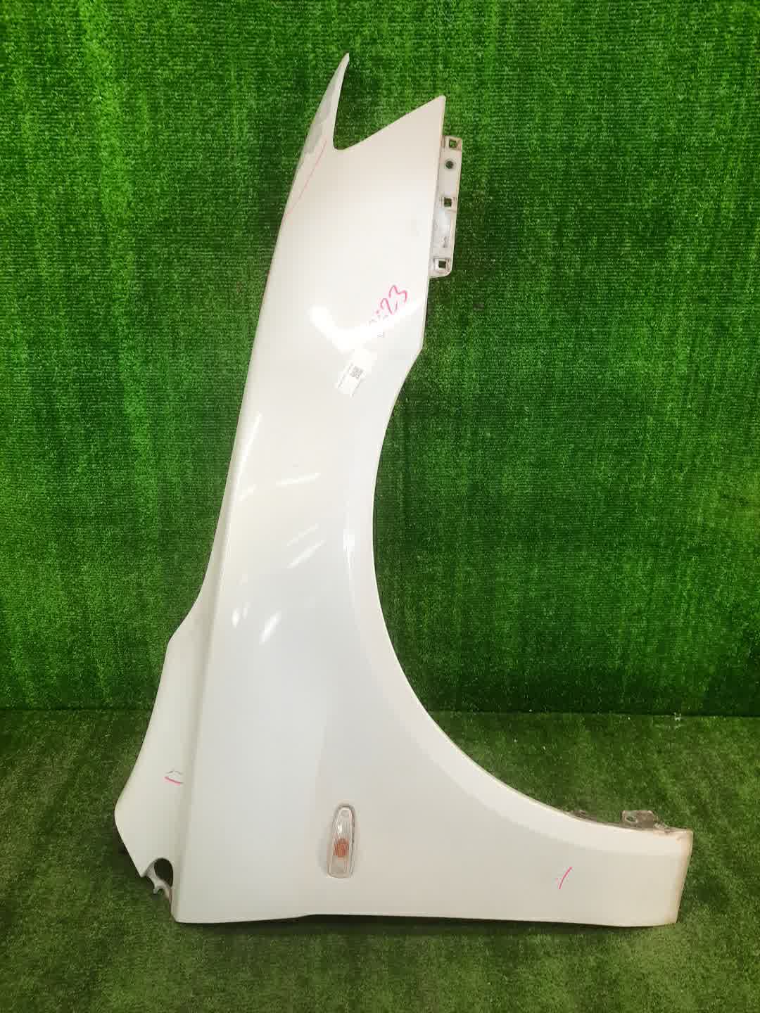 Крыло правое переднее MITSUBISHI LANCER, GALANT FORTIS CY4A, CY2A, CY3A, CY6A, CX6A, CX4A, CX3A 0623 1 ракурс