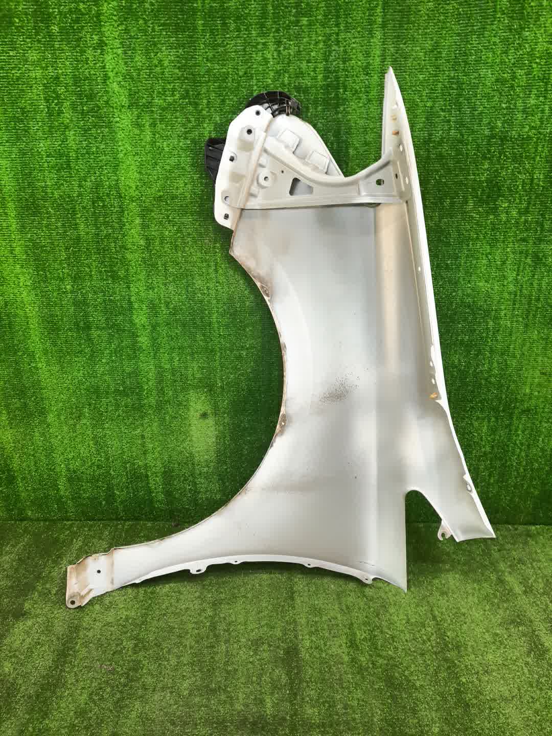 Крыло правое переднее LEXUS HS250H ANF10 0669 2 ракурс