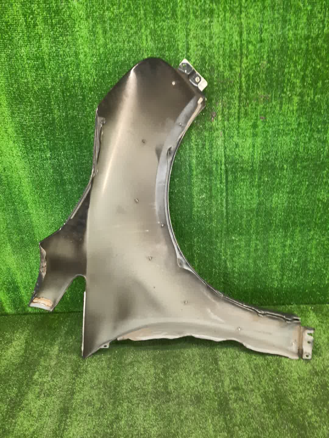 Крыло левое переднее MITSUBISHI GRANDIS NA4W 0674 4 ракурс