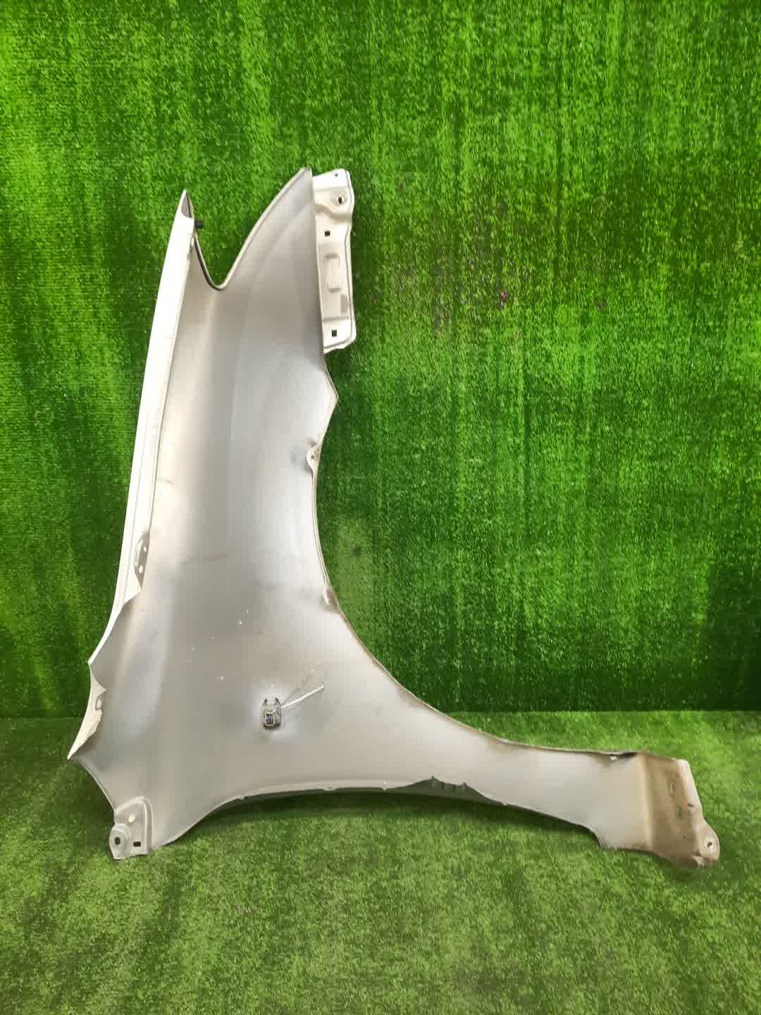 Крыло левое переднее TOYOTA ALLEX NZE121 0771 3 ракурс