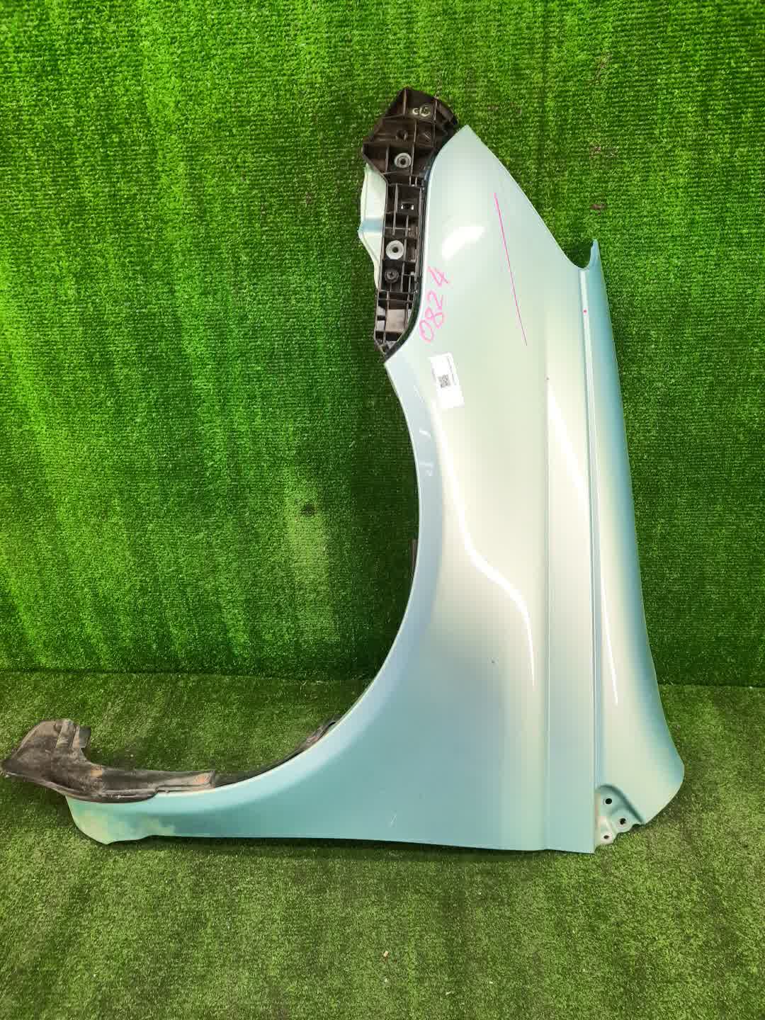 Крыло левое переднее TOYOTA PLATZ NCP12, SCP11, NCP16 0824 1 ракурс