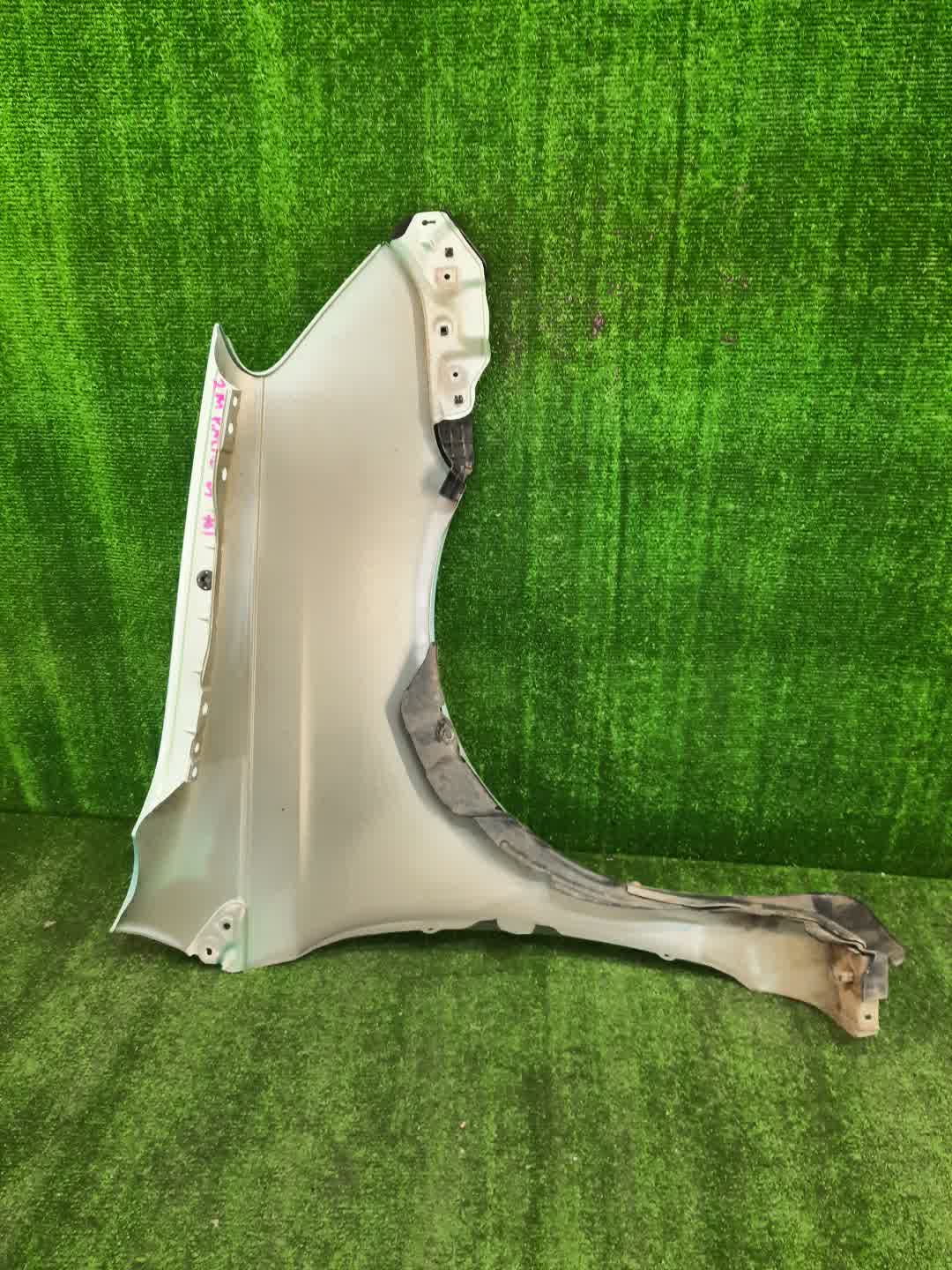 Крыло левое переднее TOYOTA PLATZ NCP12, SCP11, NCP16 0824 3 ракурс