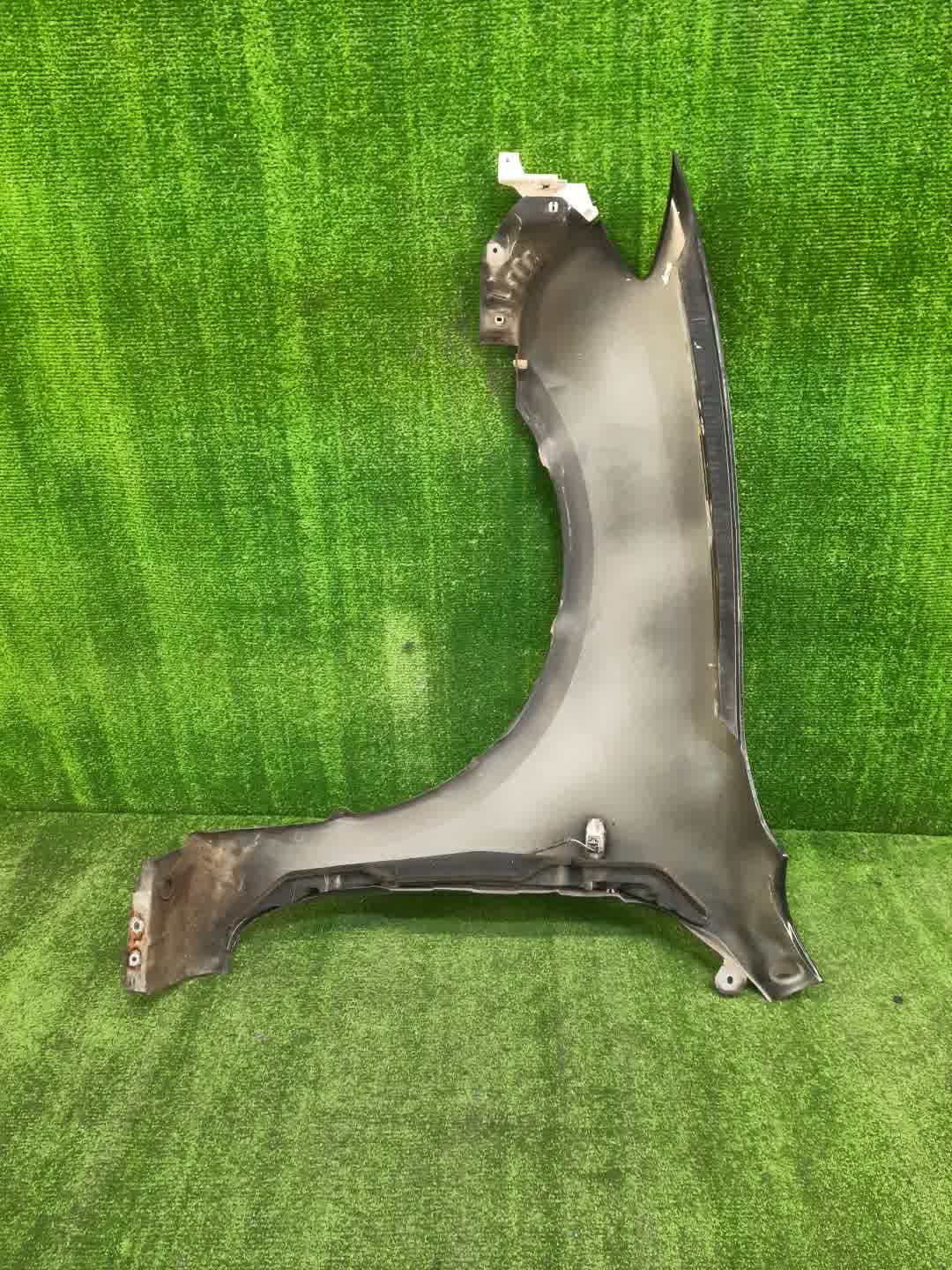 Крыло правое переднее MAZDA AXELA, MAZDA 3, 3 BK5P, BK3P, BKEP, BK SEDAN 5 ракурс