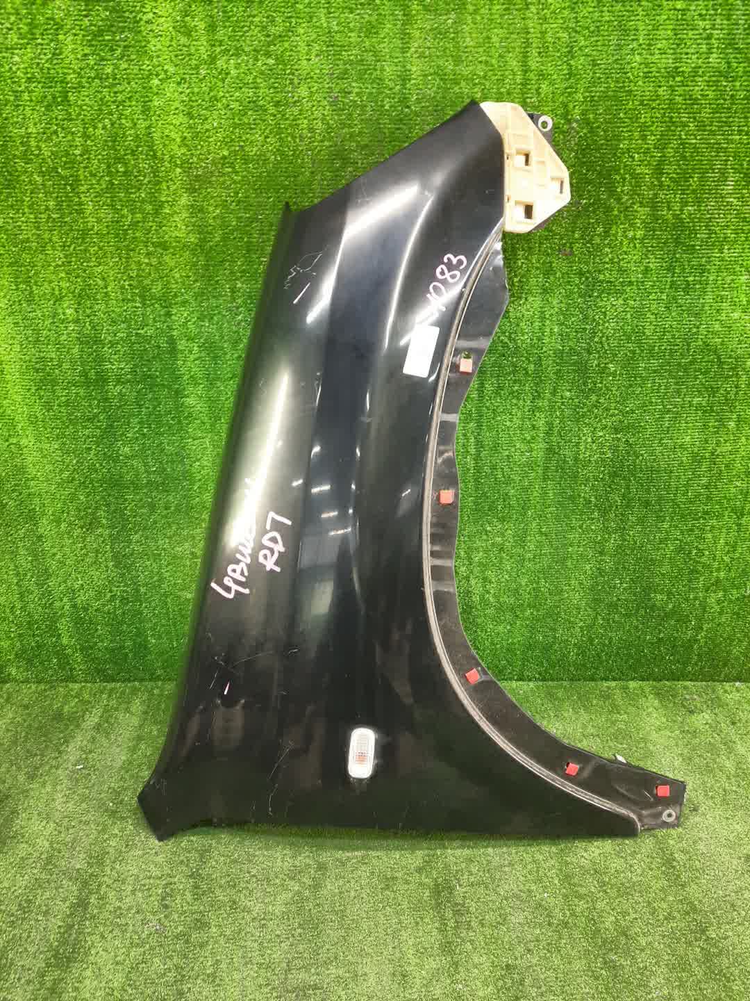 Крыло правое переднее HONDA CR-V RD7, RD6 1083 1 ракурс Крыло правое переднее HONDA CR-V RD7, RD6 1083 1 ракурс
