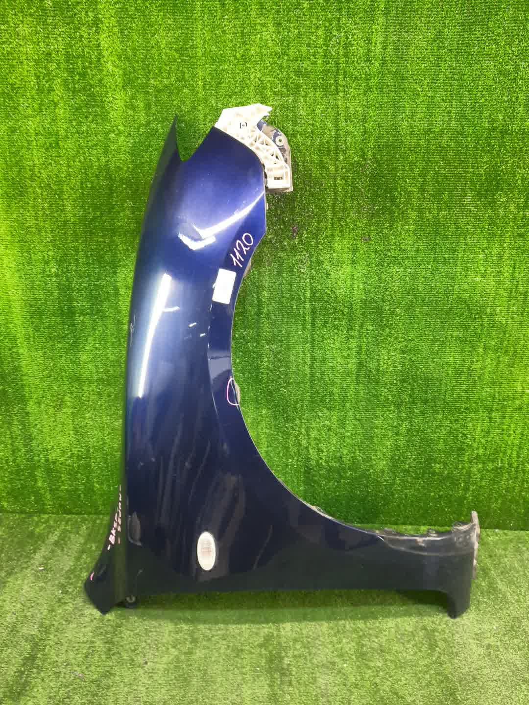 Крыло правое переднее MAZDA AXELA, MAZDA 3, 3 BK5P, BK3P, BKEP, BK SEDAN 1 ракурс