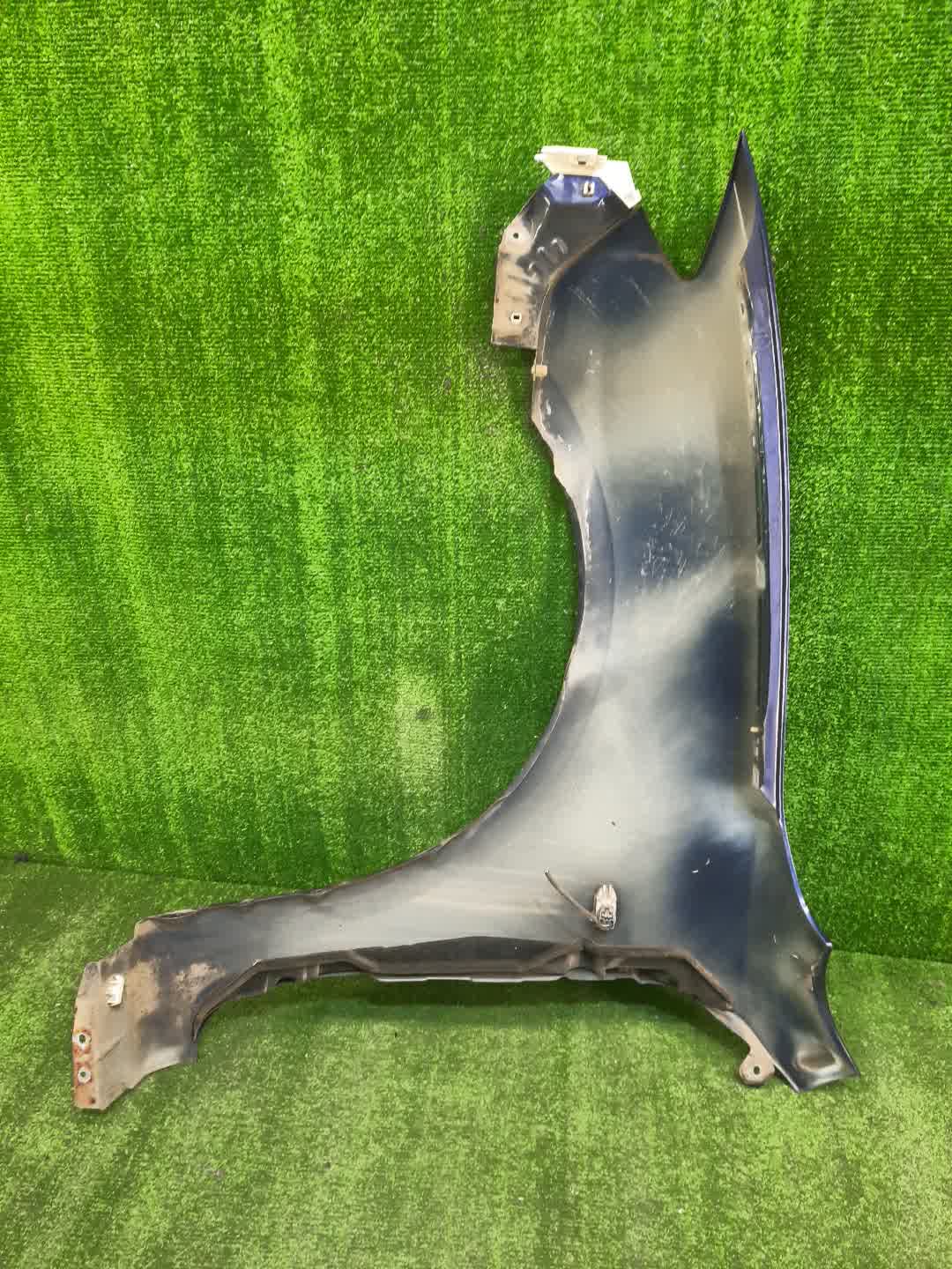 Крыло правое переднее MAZDA AXELA, MAZDA 3, 3 BK5P, BK3P, BKEP, BK SEDAN 5 ракурс