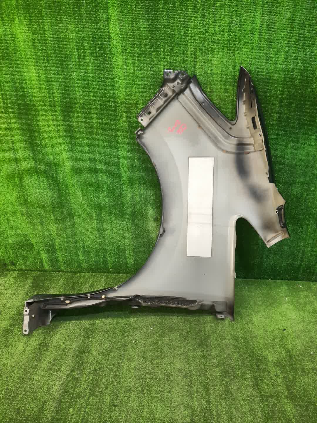 Крыло правое переднее NISSAN SERENA C26 1422 4 ракурс